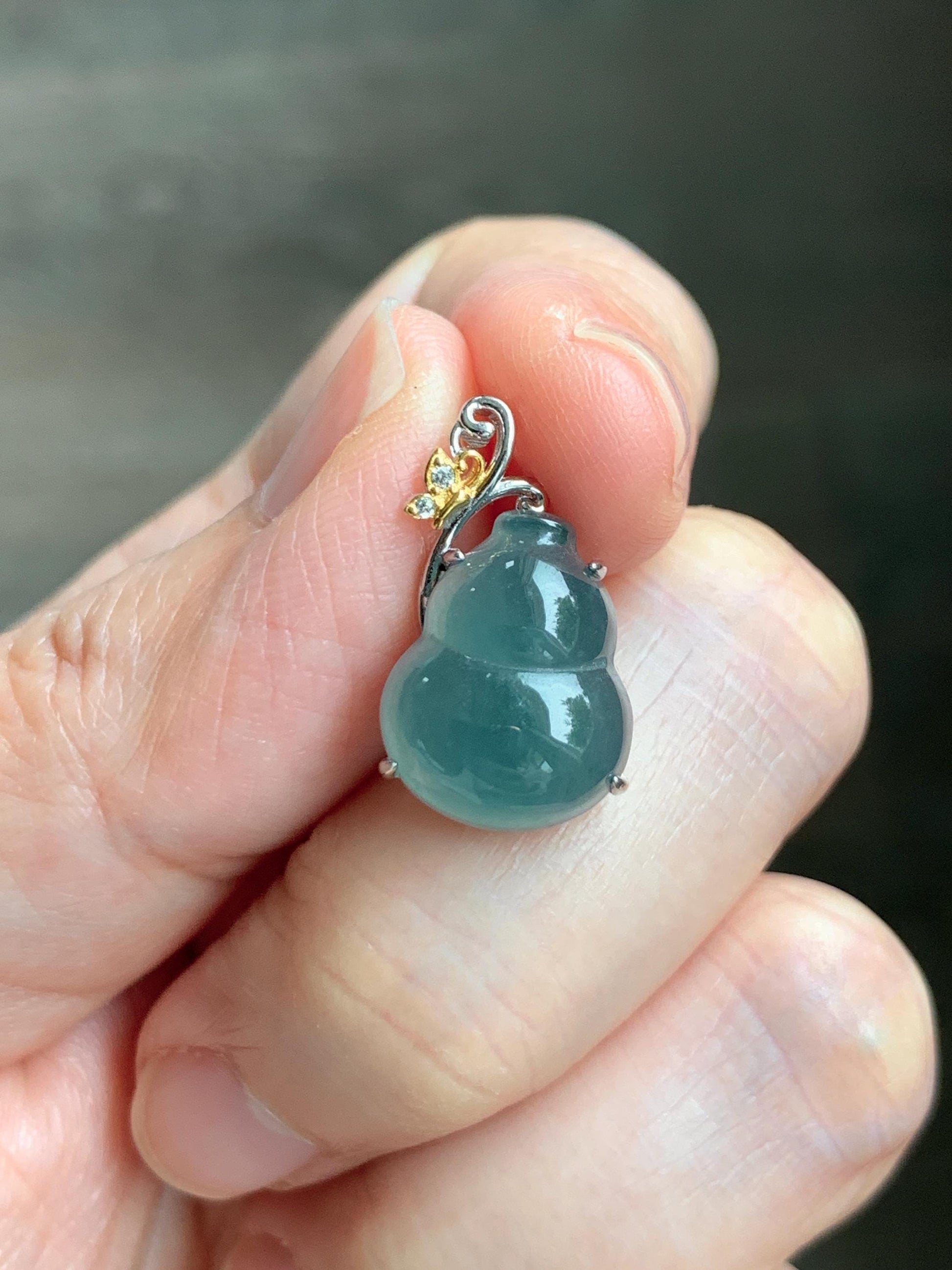 Natural Grade A Guatemalan Icy Translucent Dark Dusty Teal Blue Jade Jadeite Gourd Hulu Pendant Sterling Silver 天然冰危暗蓝绿翡翠葫芦吊坠 WHL240D