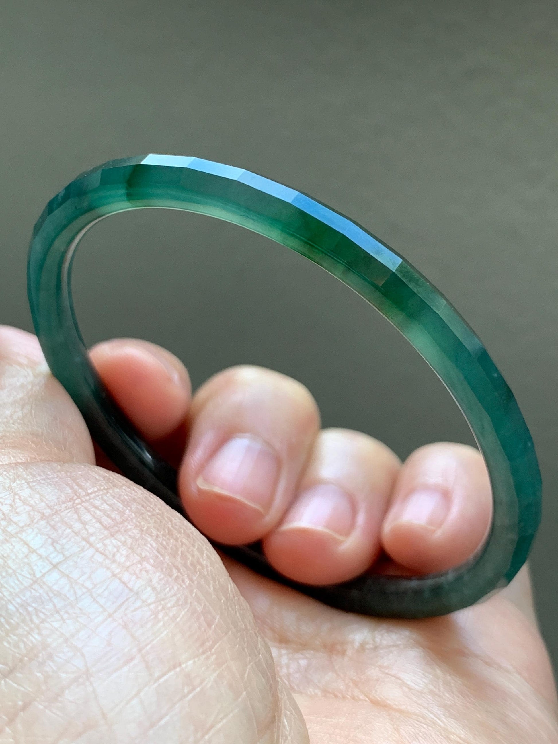 Certified Natural Grade A Guatemalan Icy Highly Translucent Deep Teal Green Faceted Jadeite Slim Bangle 56.9mm 7” 14g 天然冰胶危深蓝绿翡翠细圆条切割面手镯 215