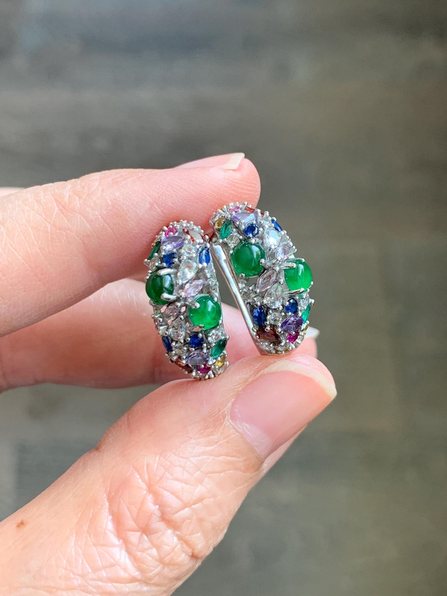 Natural Guatemalan Grade A Icy Highly Translucent Vibrant Green Jade Jadeite Hoop Huggie Earrings Sterling Silver 天然冰危绿起光翡翠多宝银镶耳包 WFH220