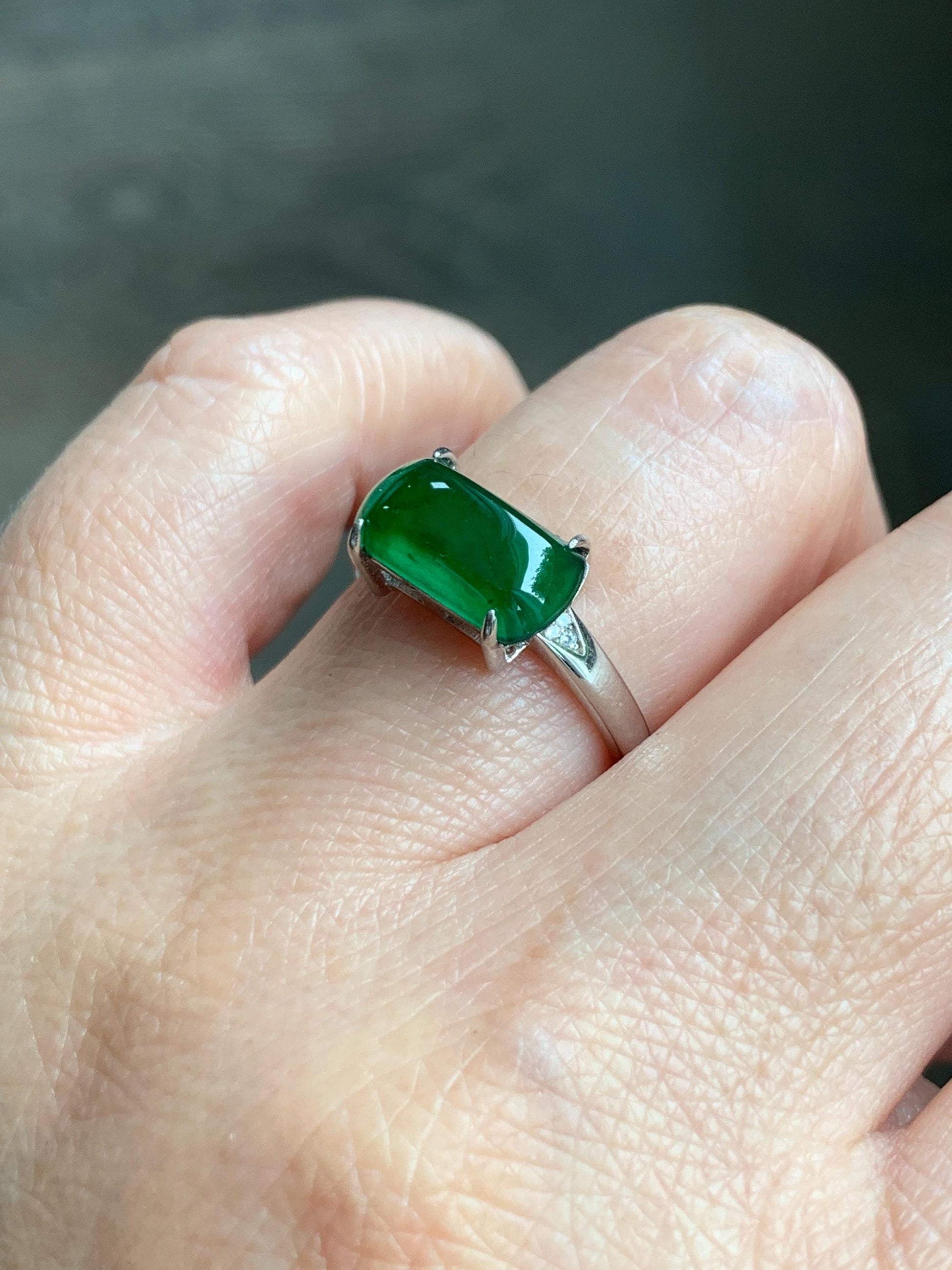 Natural Grade A Guatemalan Icy Translucent Vibrant Green Jadeite Saddle Ring Sterling Silver Size Adjustable 天然冰危绿翡翠马鞍银镶戒指 WMA135A