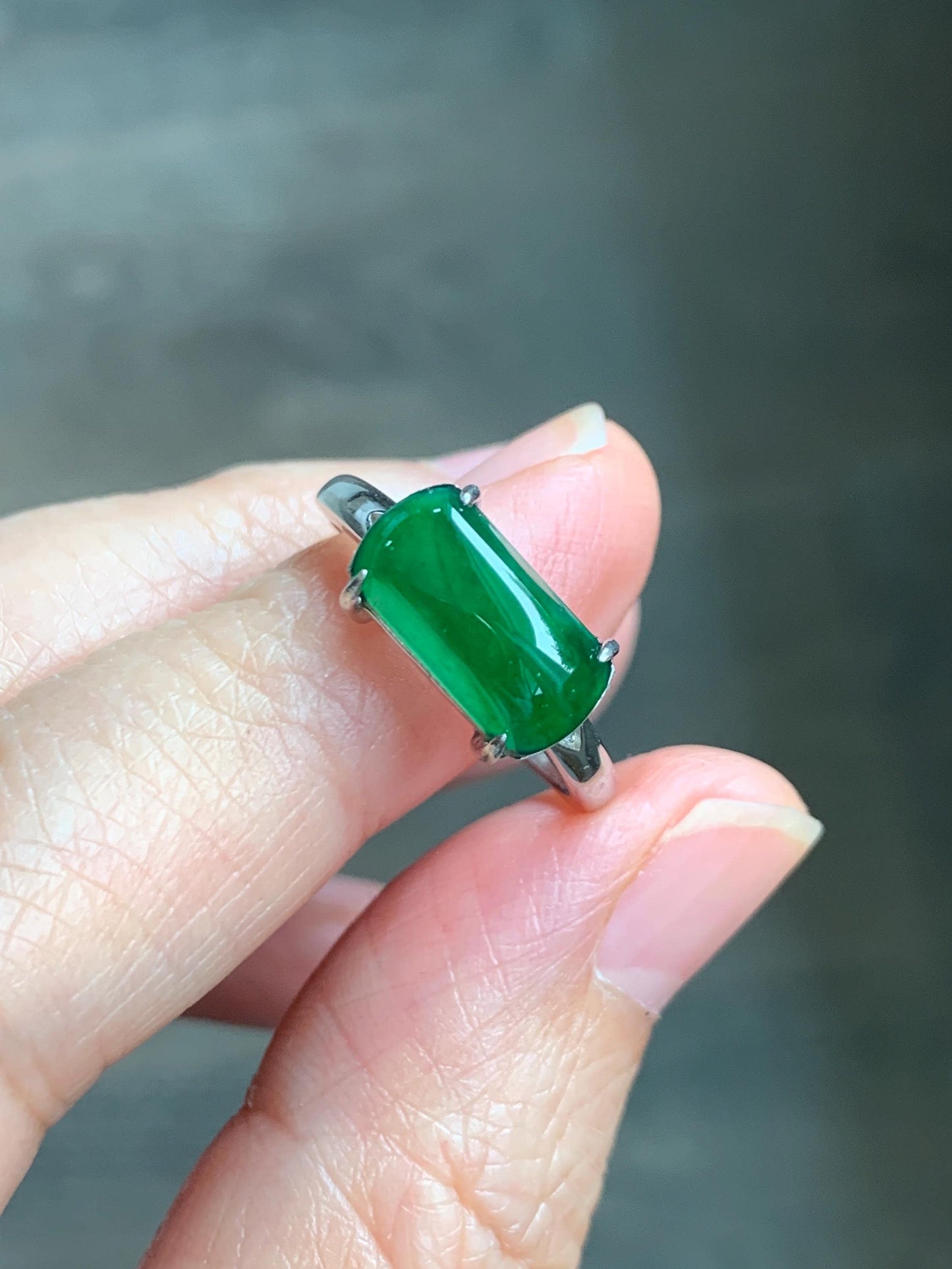 Natural Grade A Guatemalan Icy Translucent Vibrant Green Jadeite Saddle Ring Sterling Silver Size Adjustable 天然冰危绿翡翠马鞍银镶戒指 WMA135A