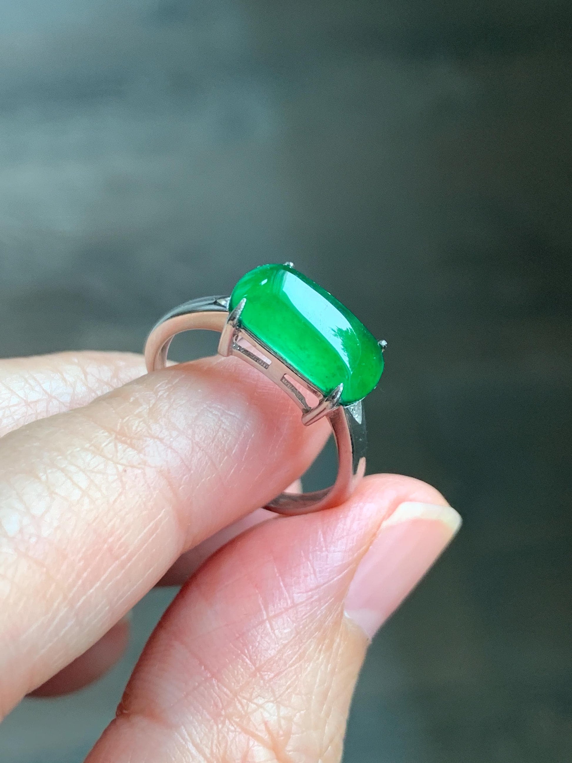 Natural Grade A Guatemalan Icy Translucent Vibrant Green Jadeite Saddle Ring Sterling Silver Size Adjustable 天然冰危绿翡翠马鞍银镶戒指 WMA135A
