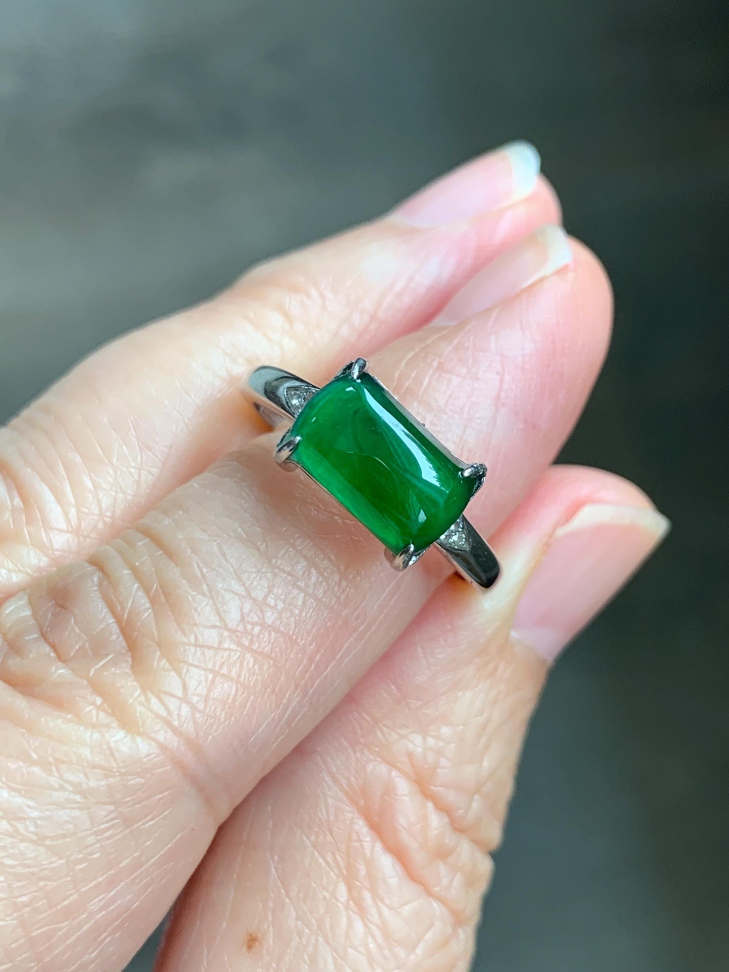 Natural Grade A Guatemalan Icy Translucent Vibrant Green Jadeite Saddle Ring Sterling Silver Size Adjustable 天然冰危绿翡翠马鞍银镶戒指 WMA135B