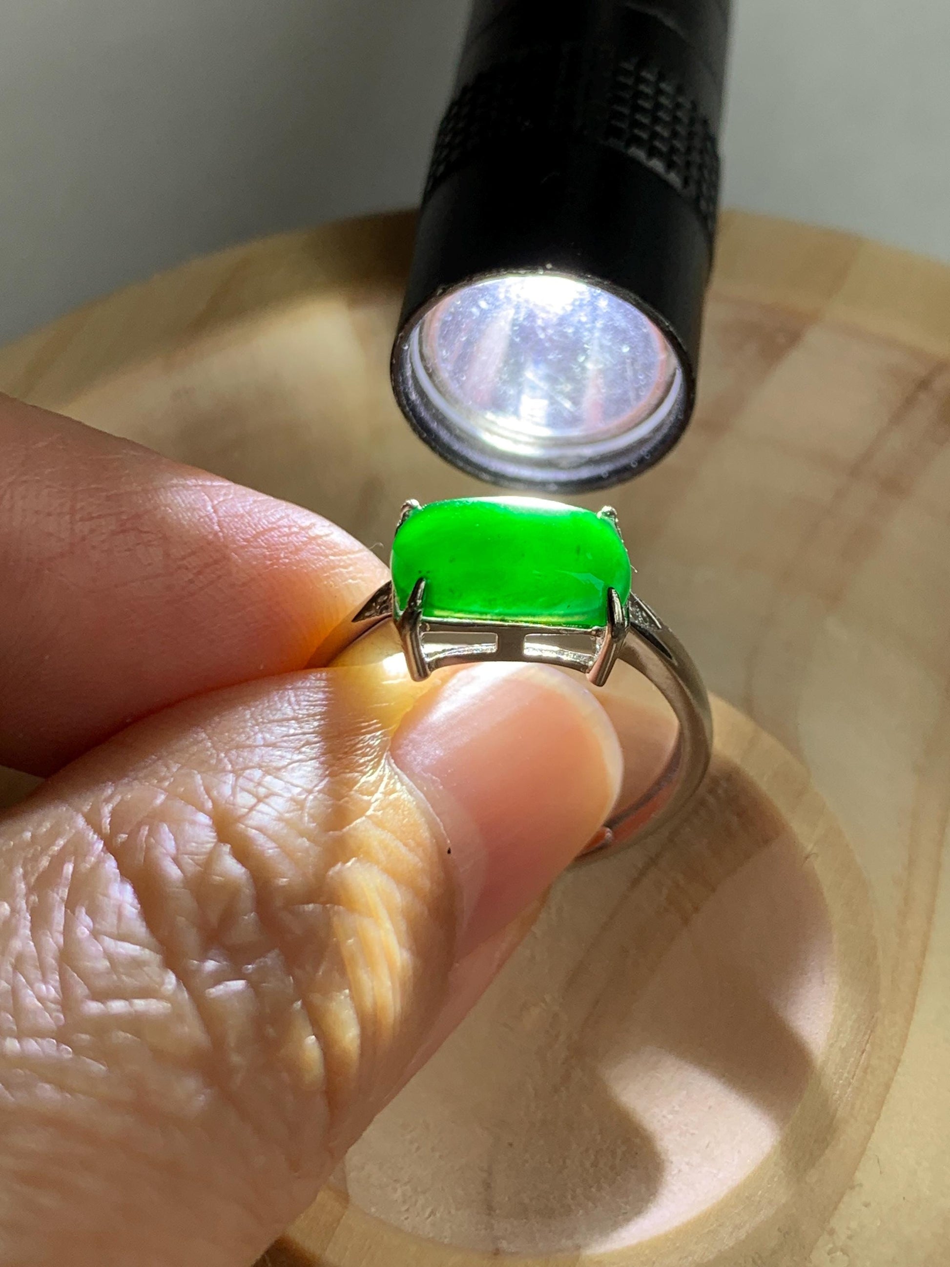 Natural Grade A Guatemalan Icy Translucent Vibrant Green Jadeite Saddle Ring Sterling Silver Size Adjustable 天然冰危绿翡翠马鞍银镶戒指 WMA135B