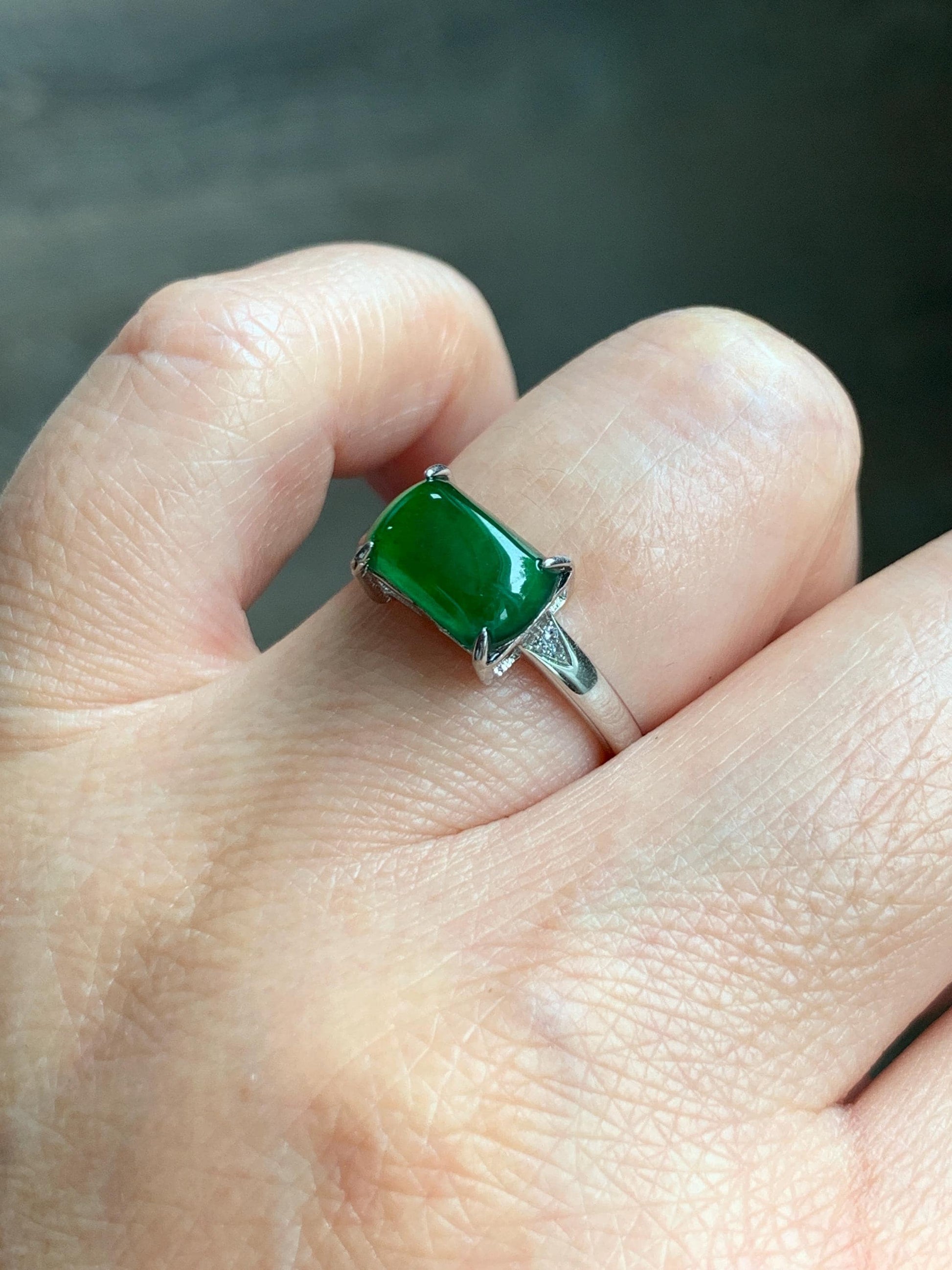 Natural Grade A Guatemalan Icy Translucent Vibrant Green Jadeite Saddle Ring Sterling Silver Size Adjustable 天然冰危绿翡翠马鞍银镶戒指 WMA135B