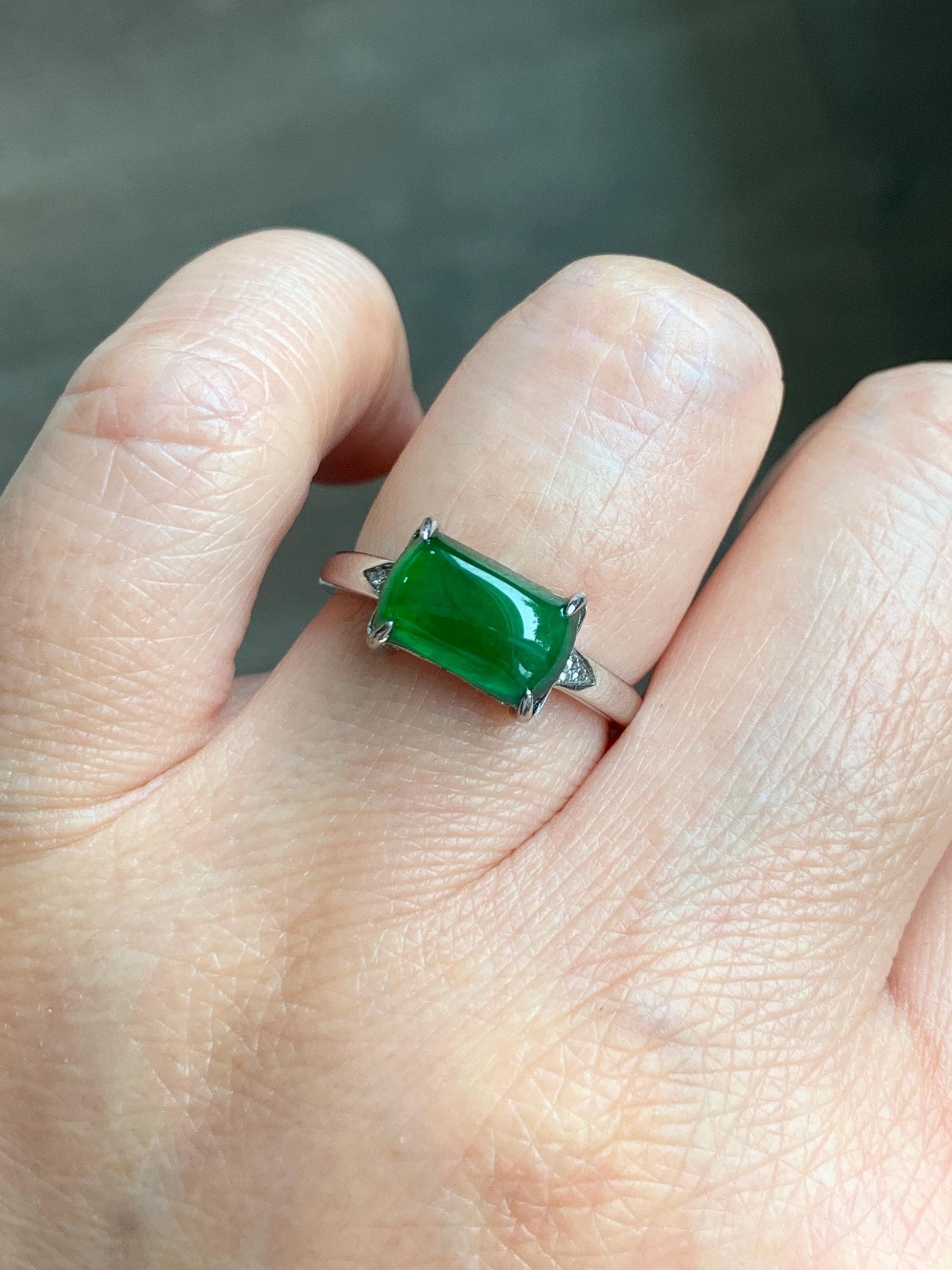 Natural Grade A Guatemalan Icy Translucent Vibrant Green Jadeite Saddle Ring Sterling Silver Size Adjustable 天然冰危绿翡翠马鞍银镶戒指 WMA135B