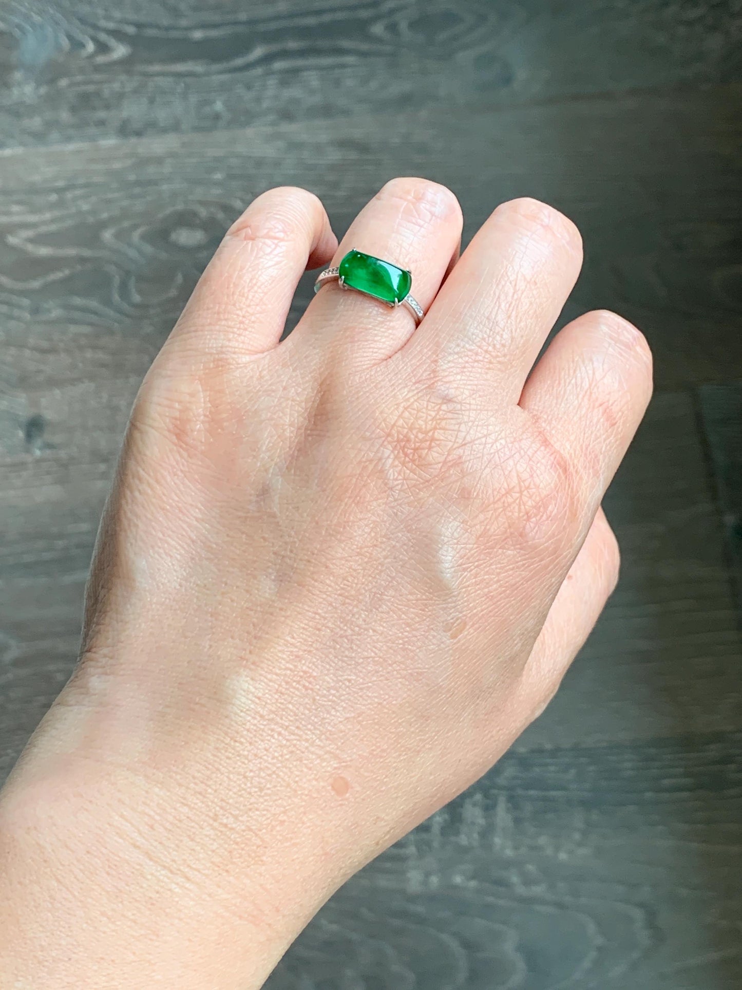 Natural Grade A Guatemalan Icy Translucent Vibrant Green Jadeite Saddle Ring Sterling Silver Size Adjustable 天然冰危绿翡翠马鞍银镶戒指 WMA135C