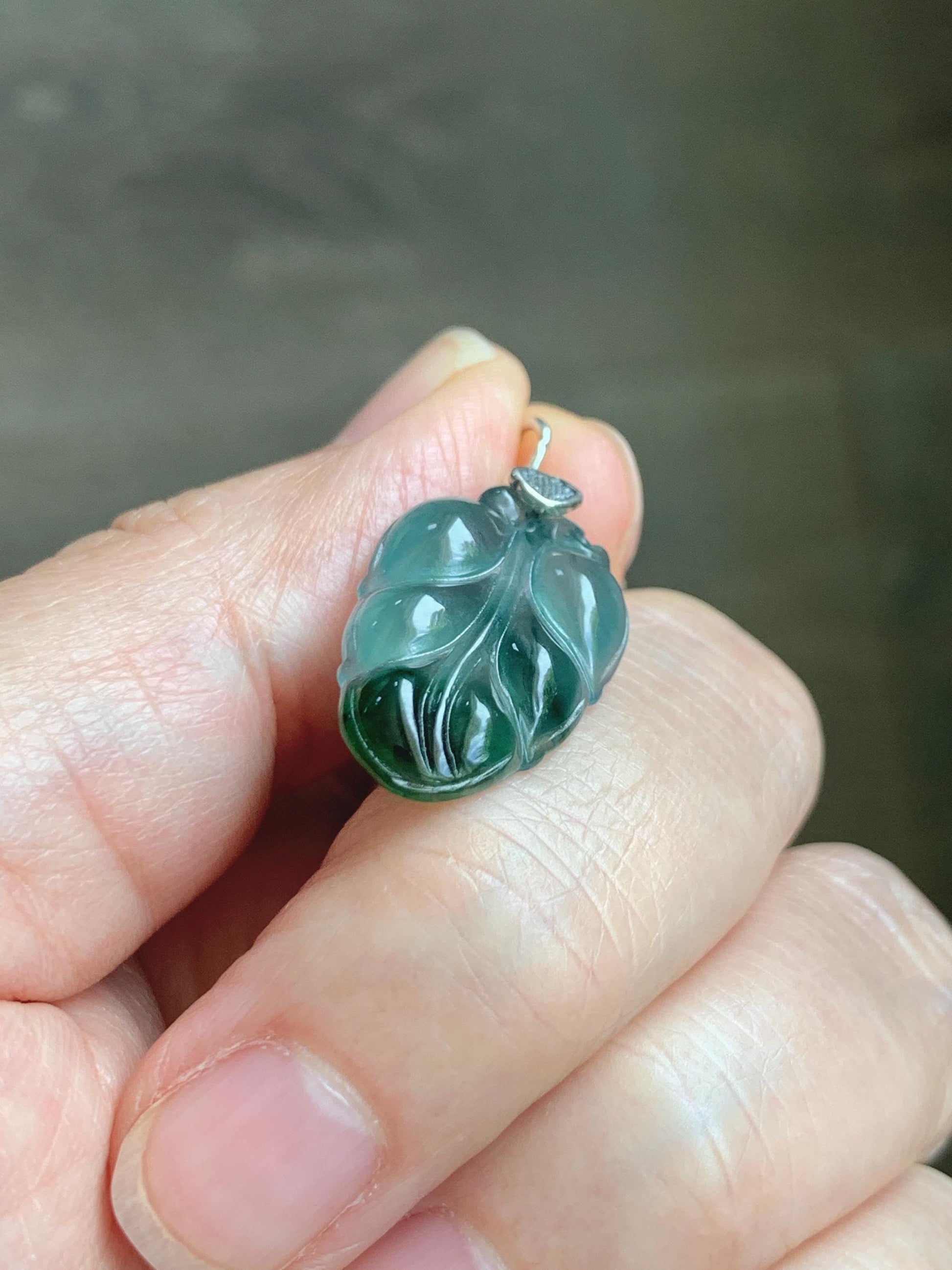 Natural Grade A Guatemalan Icy Translucent Teal Dark Green Marbled Jade Jadeite Carved Leaf Pendant Sterling Silver 天然冰胶危深蓝翡翠大叶有成银镶吊坠 WLD55C