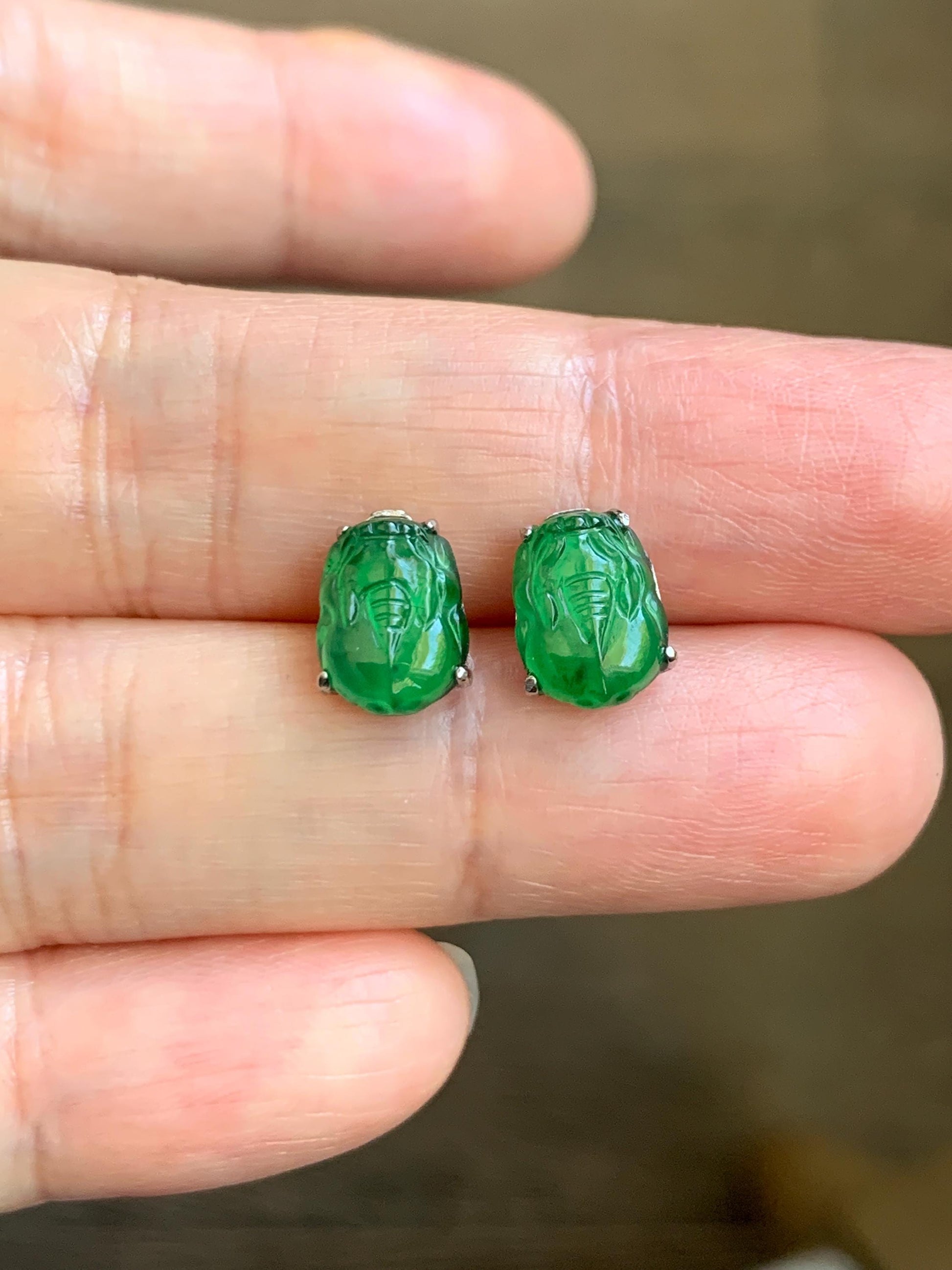 Natural Guatemalan Grade A Icy Translucent Vibrant Green Jade Jadeite Petite Pixiu Stud Earrings Sterling Silver 天然冰危绿翡翠迷你貔貅镶嵌耳钉 WPX88
