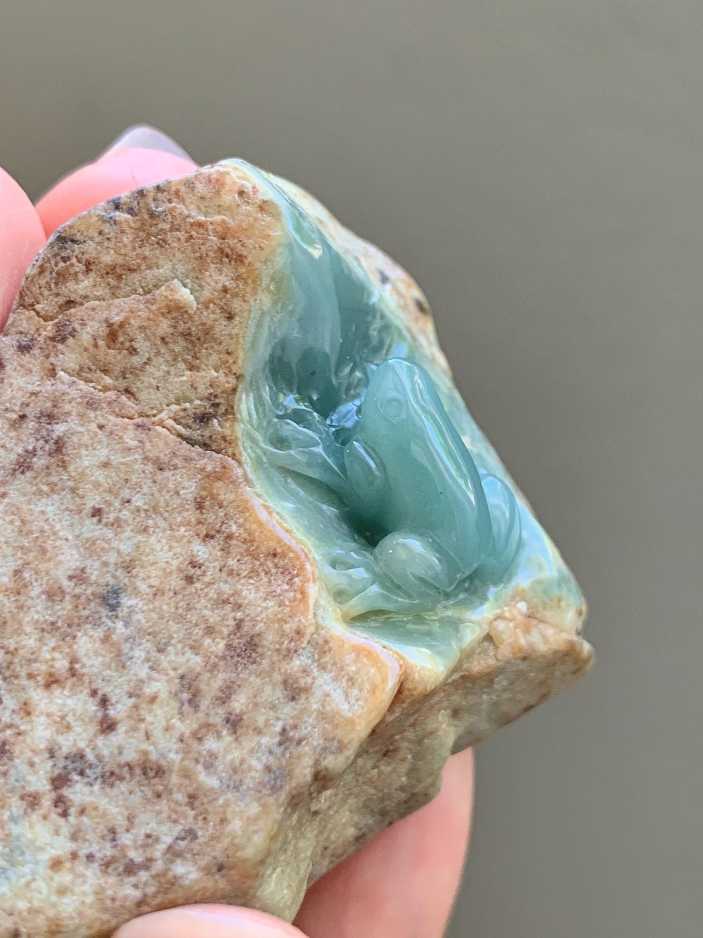 Grade A Natural Guatemalan Dusty Blue Jade Jadeite with Brown Rind Frog Carved Rock Tea Pet Pal Home Decor Book End 70g 天然冰危翡翠皮壳料青蛙茶宠 WLC125