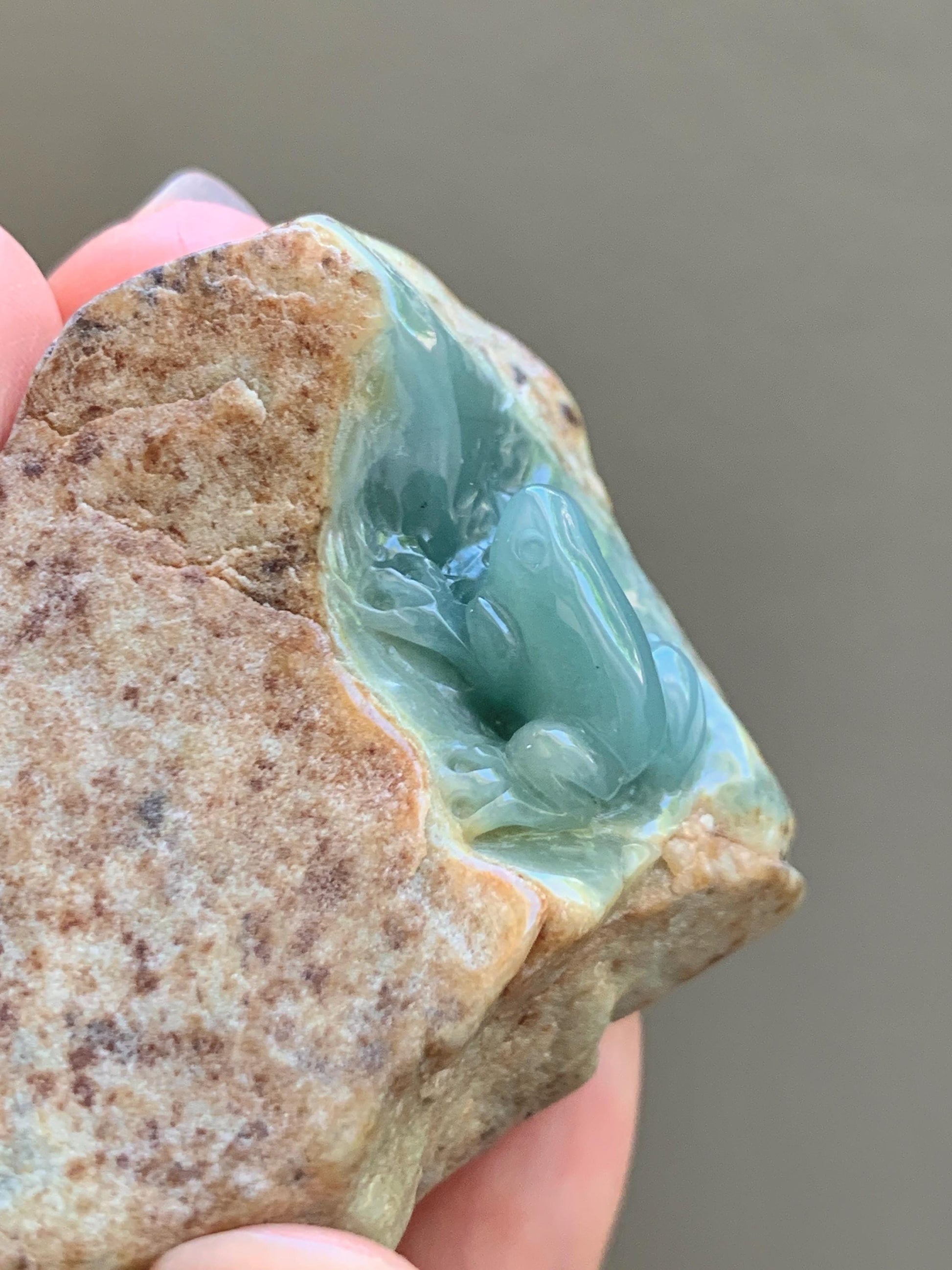 Grade A Natural Guatemalan Dusty Blue Jade Jadeite with Brown Rind Frog Carved Rock Tea Pet Pal Home Decor Book End 70g 天然冰危翡翠皮壳料青蛙茶宠 WLC125
