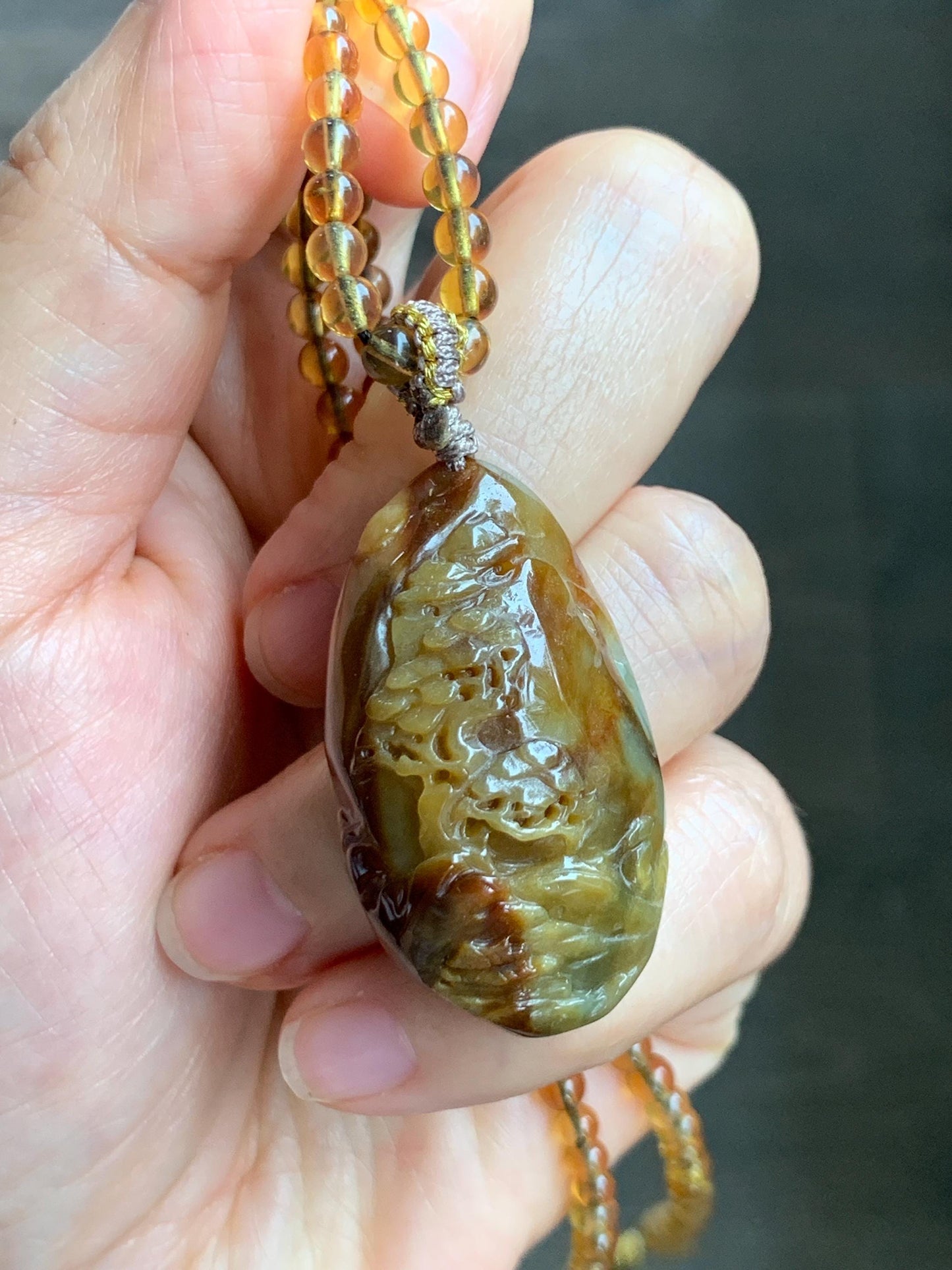 Natural Grade A Icy Dark Dusty Yellow Brown Marbled Jade Jadeite Carved Shan Shui Pendant Beaded Necklace 22” 21g 天然冰黄飘红翡翠山水吊坠蓝珀项链 MSS165