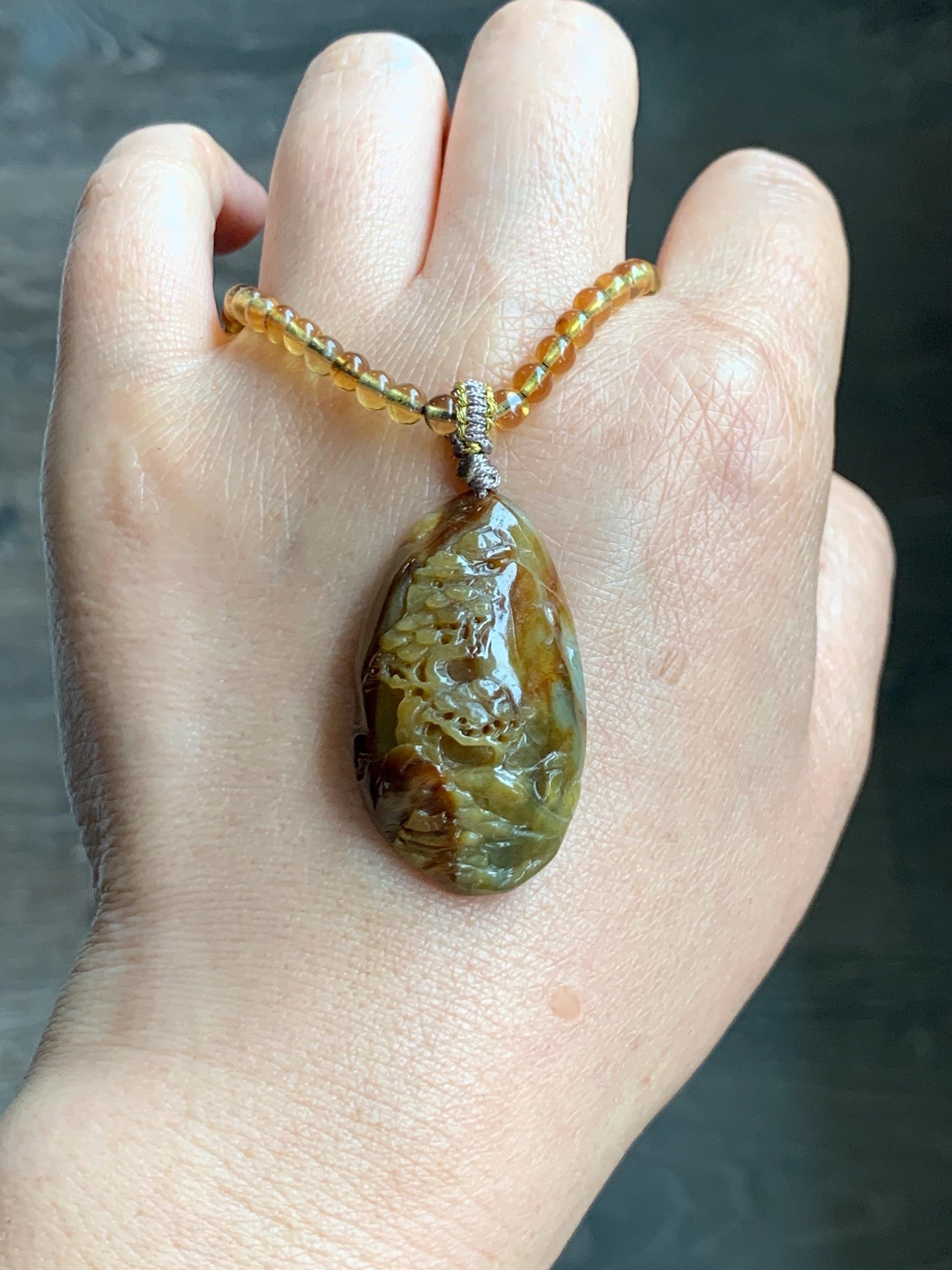 Natural Grade A Icy Dark Dusty Yellow Brown Marbled Jade Jadeite Carved Shan Shui Pendant Beaded Necklace 22” 21g 天然冰黄飘红翡翠山水吊坠蓝珀项链 MSS165