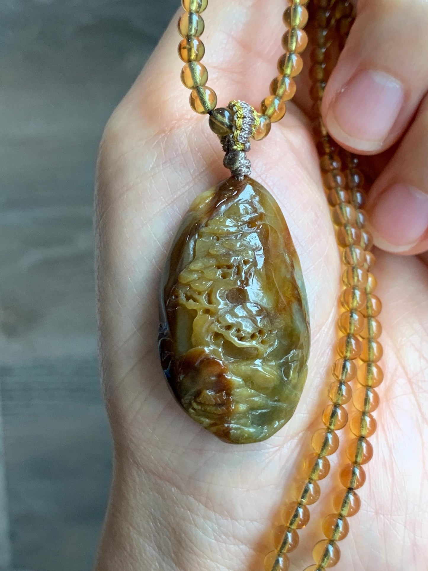 Natural Grade A Icy Dark Dusty Yellow Brown Marbled Jade Jadeite Carved Shan Shui Pendant Beaded Necklace 22” 21g 天然冰黄飘红翡翠山水吊坠蓝珀项链 MSS165