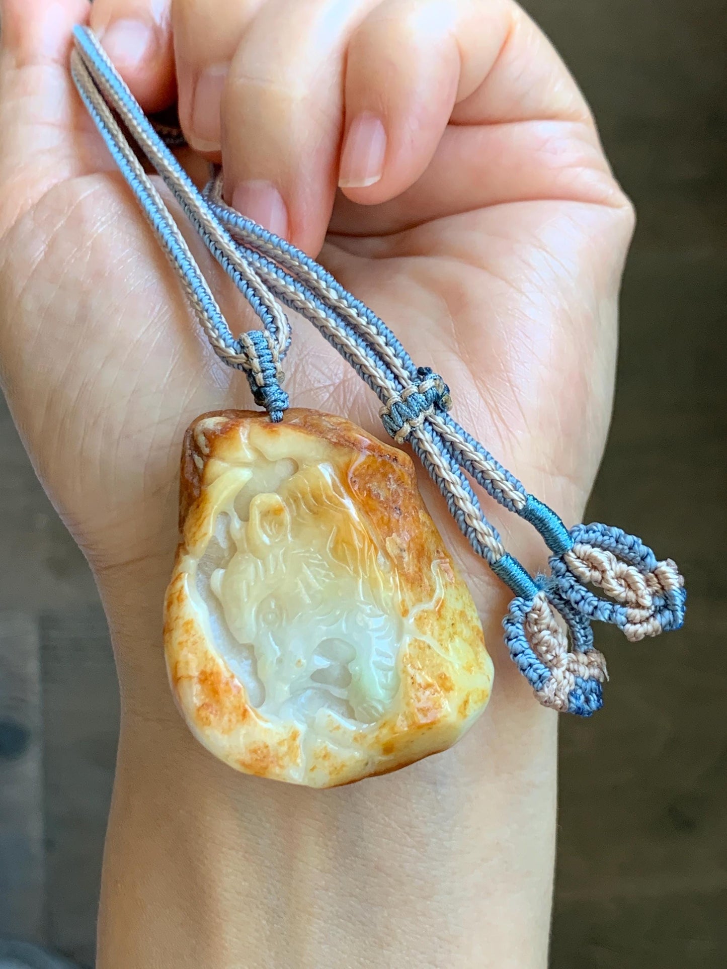 Grade A Natural White Jade Jadeite with Dark Yellow Rind Carved Tiger Pendant Rope Necklace 27” 39g 天然翡翠皮壳料老虎雕吊坠 MPKH110