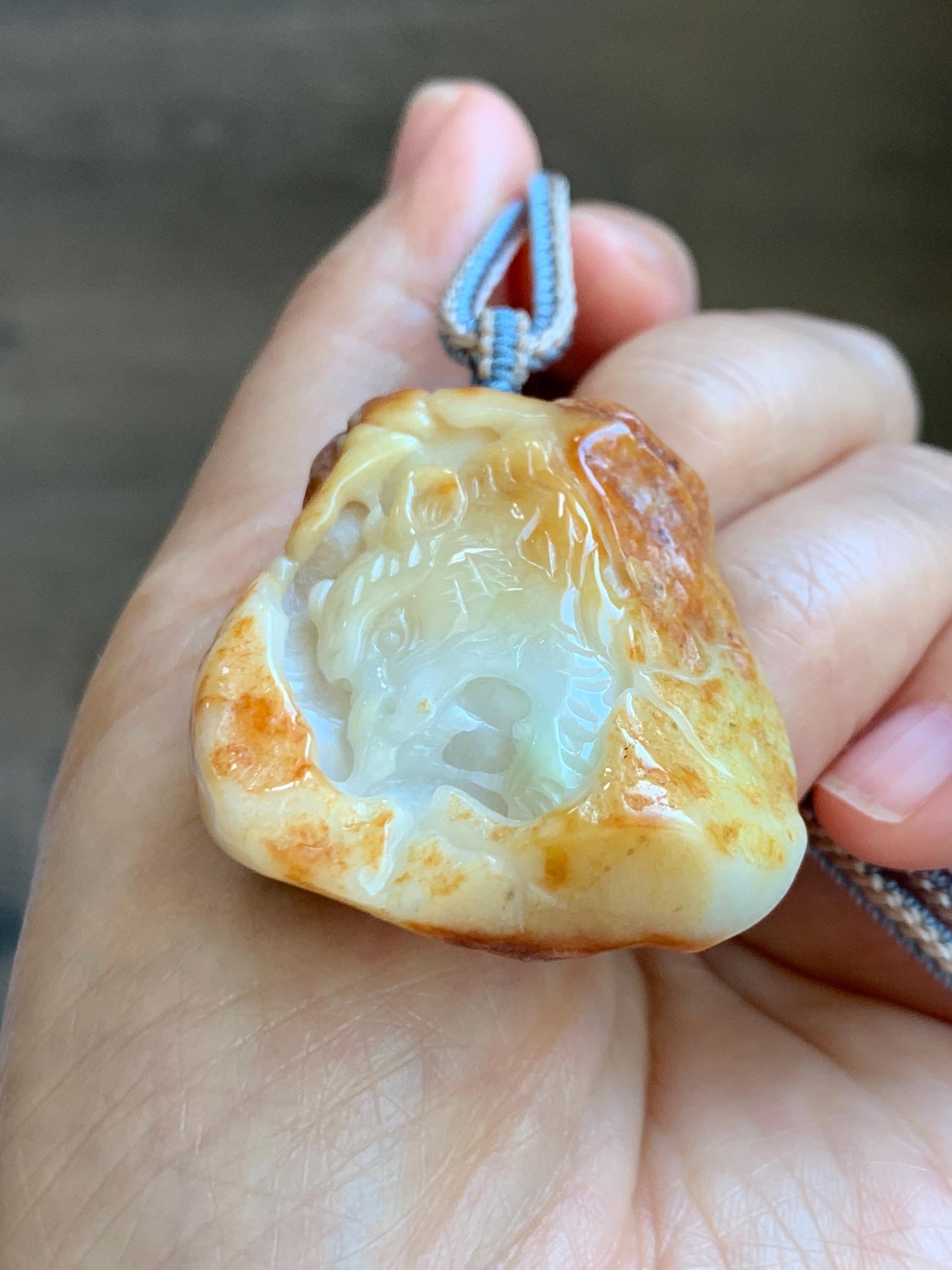 Grade A Natural White Jade Jadeite with Dark Yellow Rind Carved Tiger Pendant Rope Necklace 27” 39g 天然翡翠皮壳料老虎雕吊坠 MPKH110