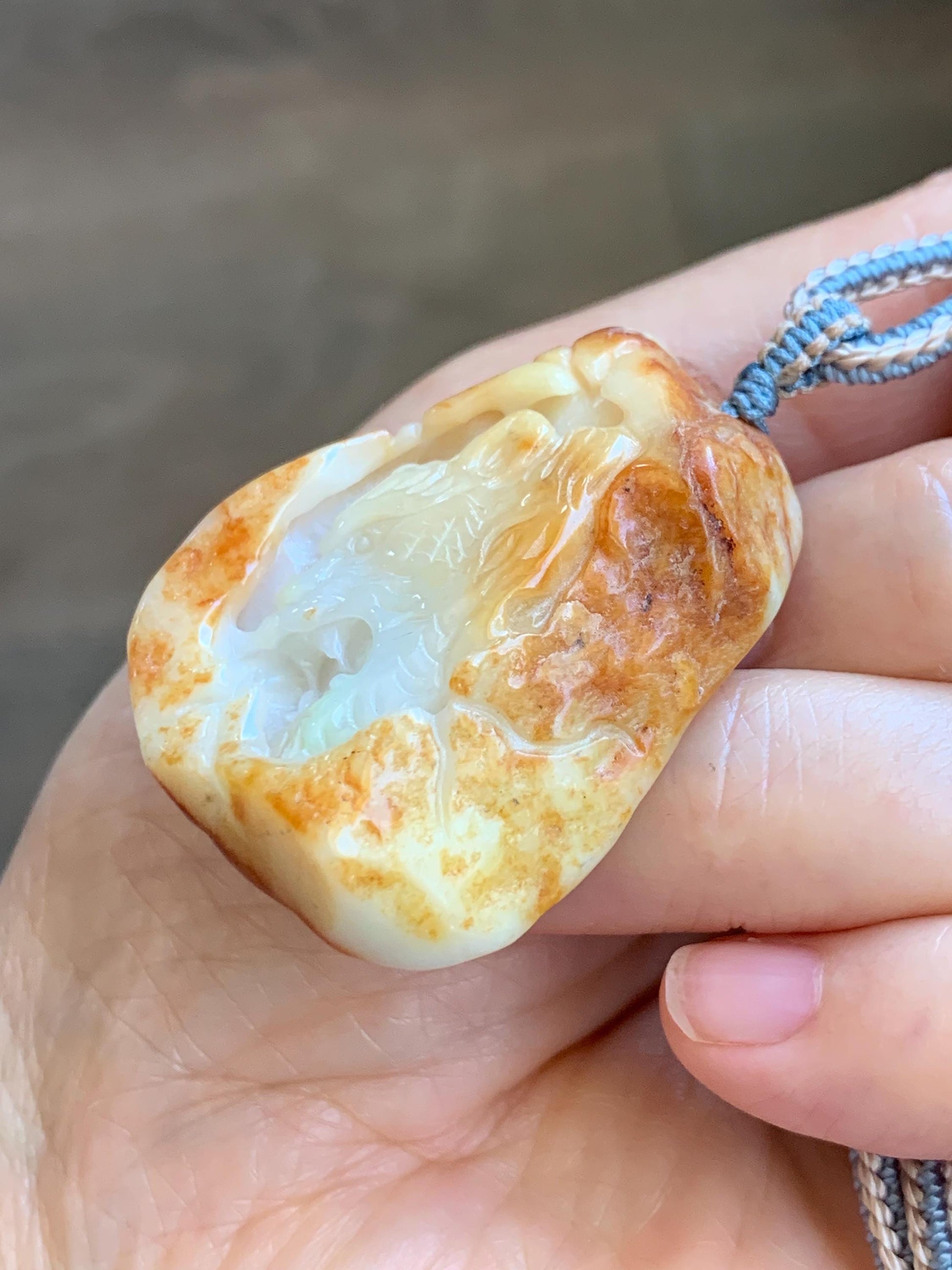 Grade A Natural White Jade Jadeite with Dark Yellow Rind Carved Tiger Pendant Rope Necklace 27” 39g 天然翡翠皮壳料老虎雕吊坠 MPKH110