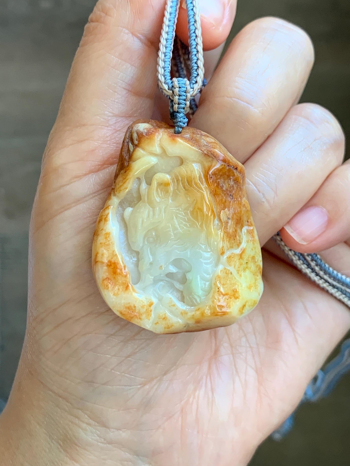 Grade A Natural White Jade Jadeite with Dark Yellow Rind Carved Tiger Pendant Rope Necklace 27” 39g 天然翡翠皮壳料老虎雕吊坠 MPKH110
