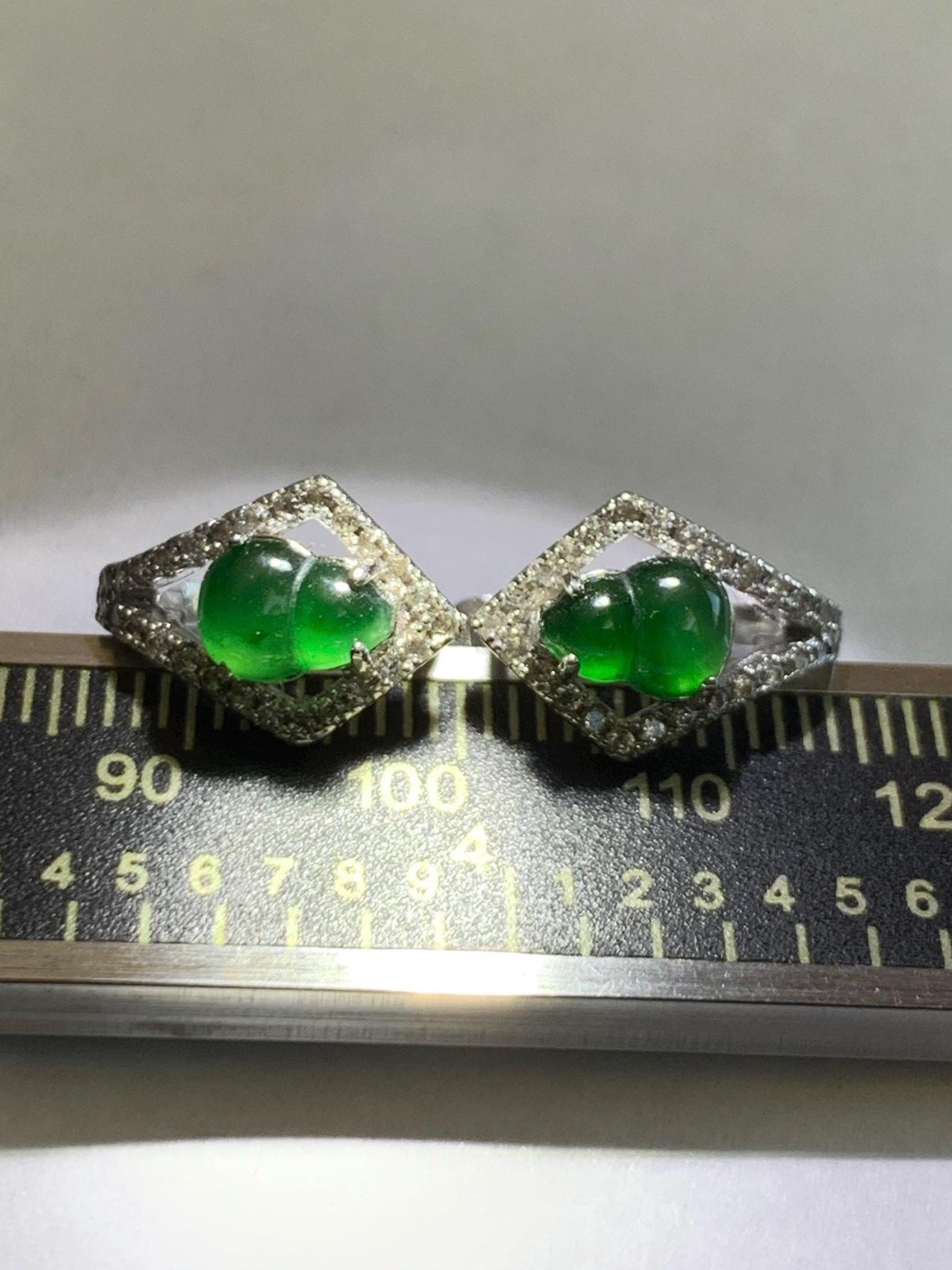 Natural Grade A Guatemalan Icy Translucent Vibrant Green Jade Jadeite Gourd Hulu Hoop Huggie Earrings Sterling Silver 天然冰危绿翡翠葫芦银镶耳包 WDH110B