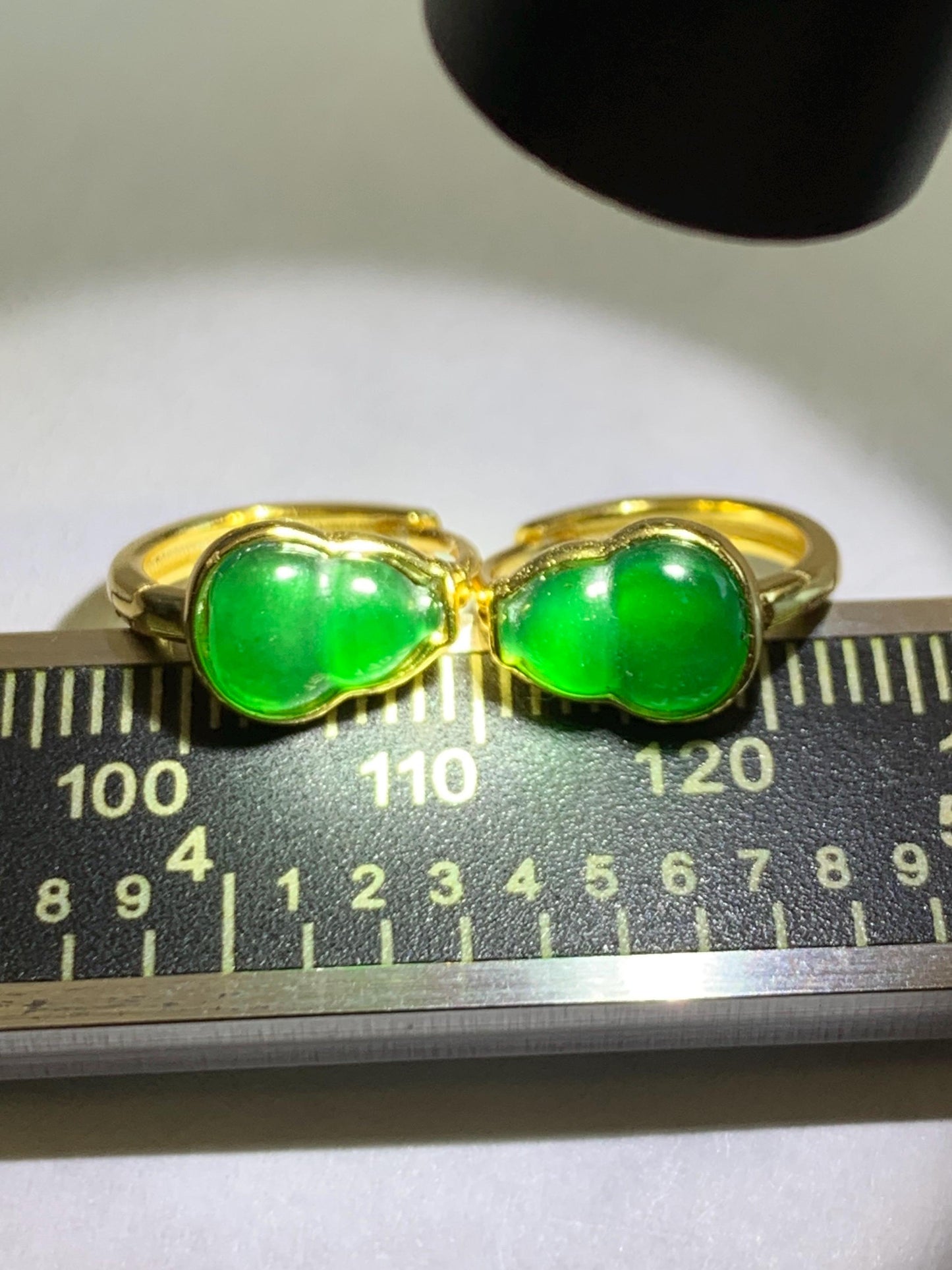 Natural Grade A Guatemalan Icy Translucent Vibrant Green Gourd Jade Jadeite Hoop Earrings Sterling Silver Yellow Gold 天然冰危绿翡翠葫芦银镶耳包 WDH108