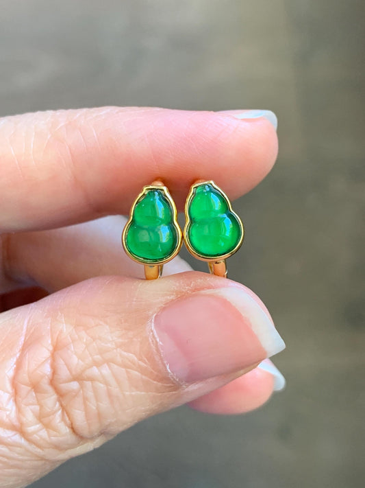 Natural Grade A Guatemalan Icy Translucent Vibrant Green Gourd Jade Jadeite Hoop Earrings Sterling Silver Yellow Gold 天然冰危绿翡翠葫芦银镶耳包 WDH108