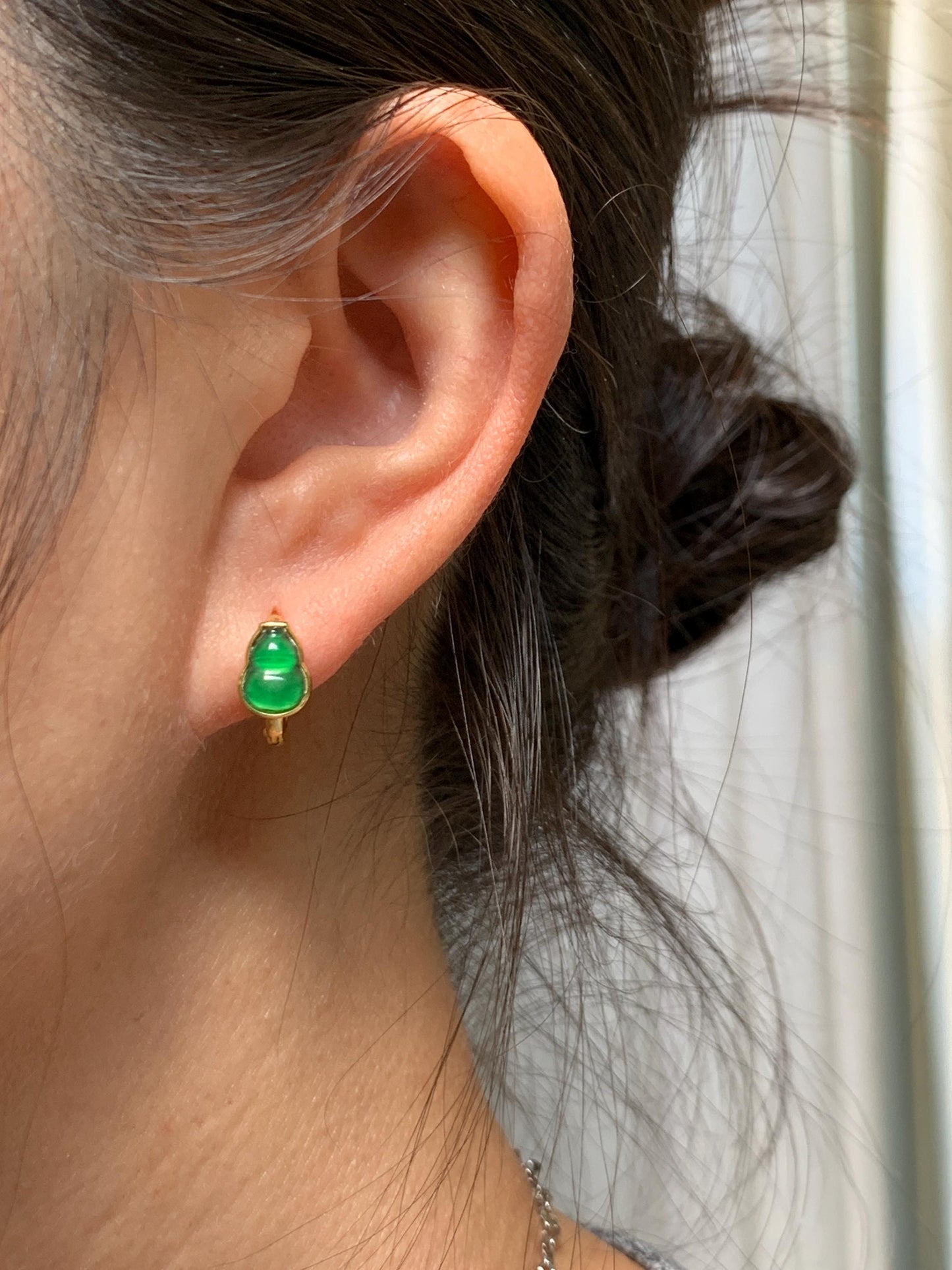 Natural Grade A Guatemalan Icy Translucent Vibrant Green Gourd Jade Jadeite Hoop Earrings Sterling Silver Yellow Gold 天然冰危绿翡翠葫芦银镶耳包 WDH108