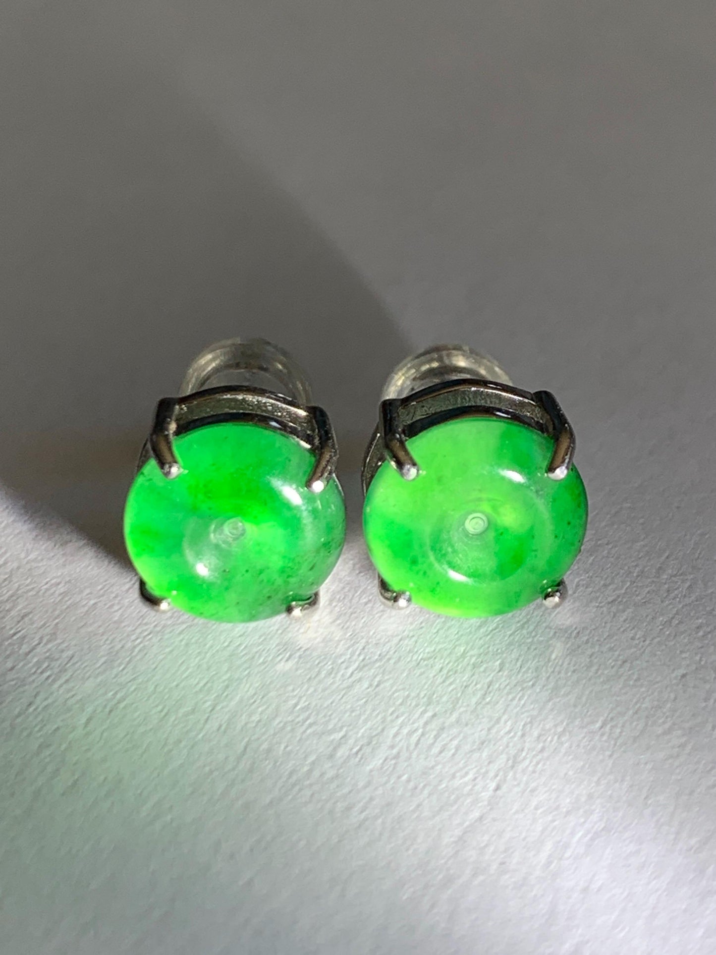 Natural Grade A Guatemalan Icy Translucent Vibrant Green Jade Jadeite Mini Ping An Kou Donut Earrings Sterling Silver 天然冰危绿翡翠平安扣耳钉 WLK100