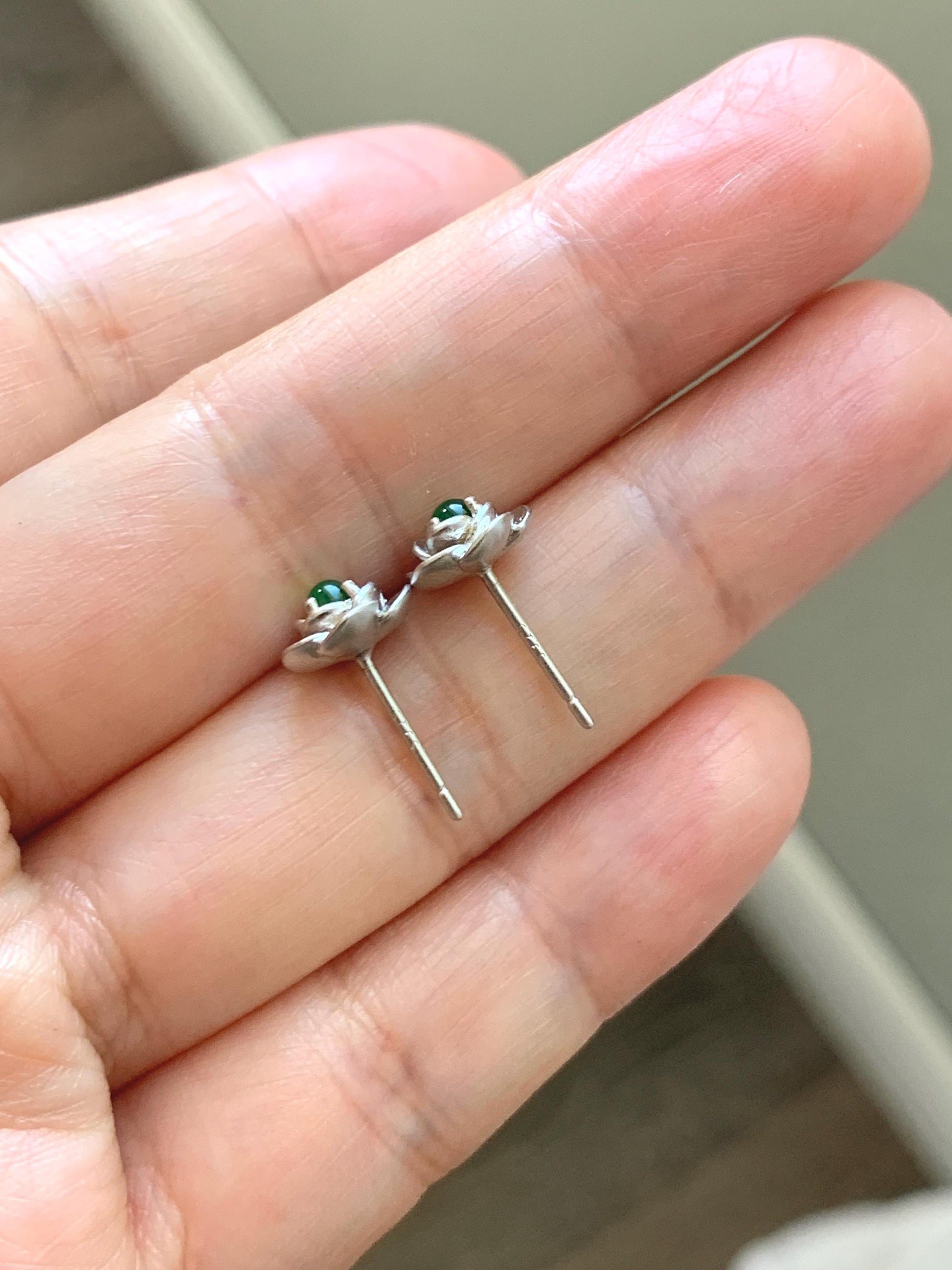 Petite Natural Grade A Guatemalan Icy Highly Translucent Vibrant Green Jade Jadeite Flower Stud Earrings Sterling Silver 天然冰危绿翡翠花银耳钉 XJH58Y