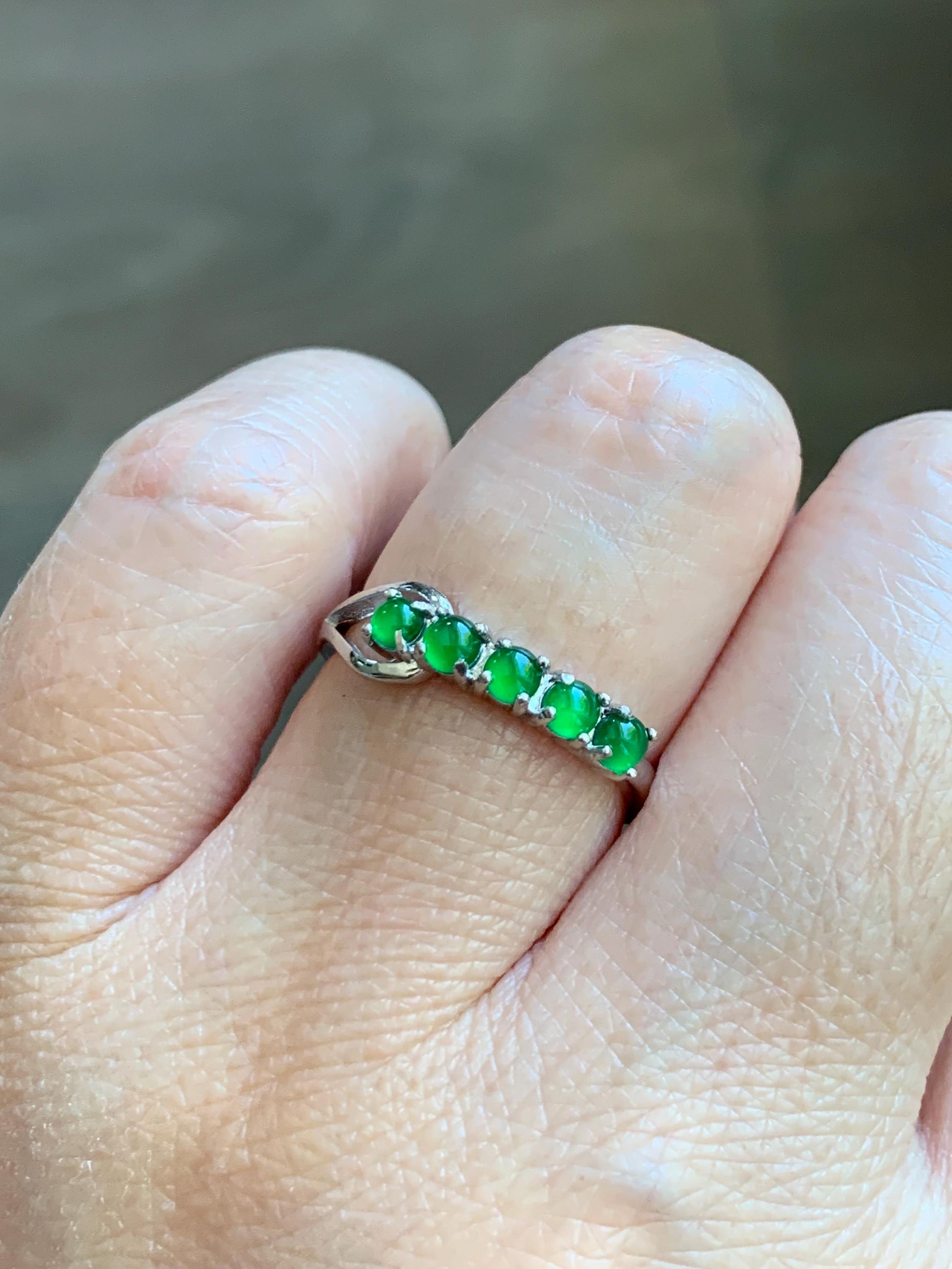 Natural Grade A Guatemalan Icy Translucent Vibrant Green 5-Stone Jade Jadeite Band Ring Sterling Silver Size Adjustable 天然冰危绿翡翠镶嵌排戒 WPJ88