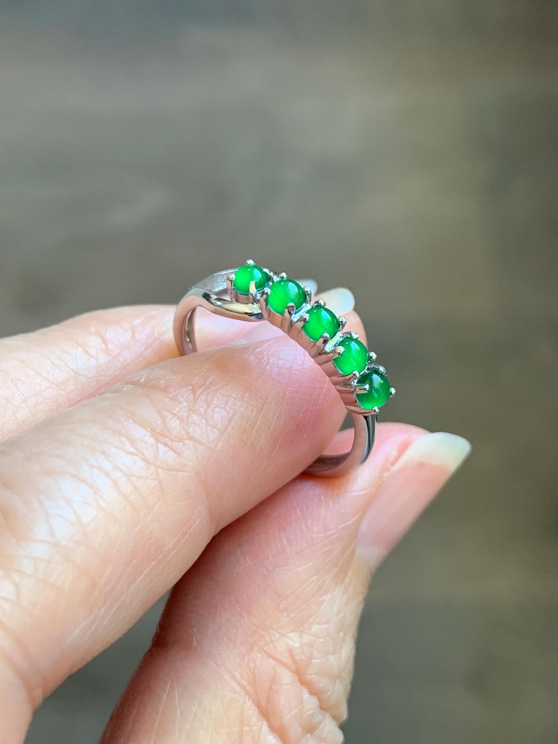 Natural Grade A Guatemalan Icy Translucent Vibrant Green 5-Stone Jade Jadeite Band Ring Sterling Silver Size Adjustable 天然冰危绿翡翠镶嵌排戒 WPJ88