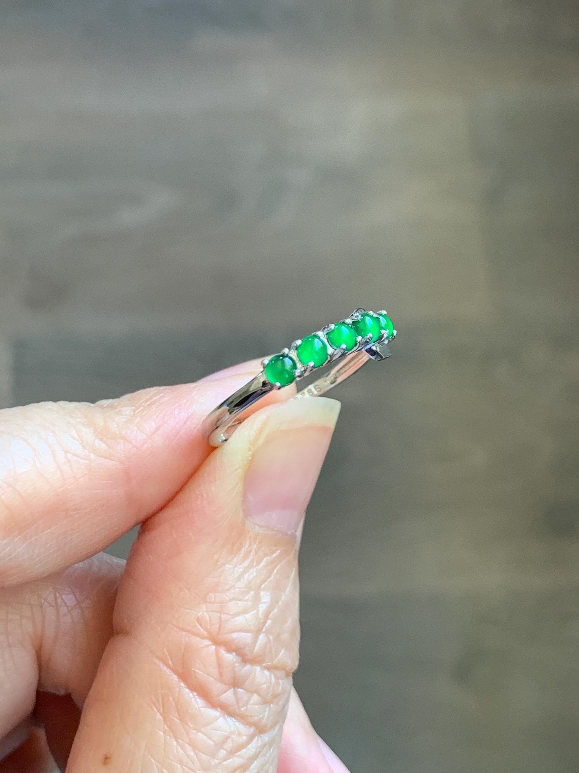 Natural Grade A Guatemalan Icy Translucent Vibrant Green 5-Stone Jade Jadeite Band Ring Sterling Silver Size Adjustable 天然冰危绿翡翠镶嵌排戒 WPJ88