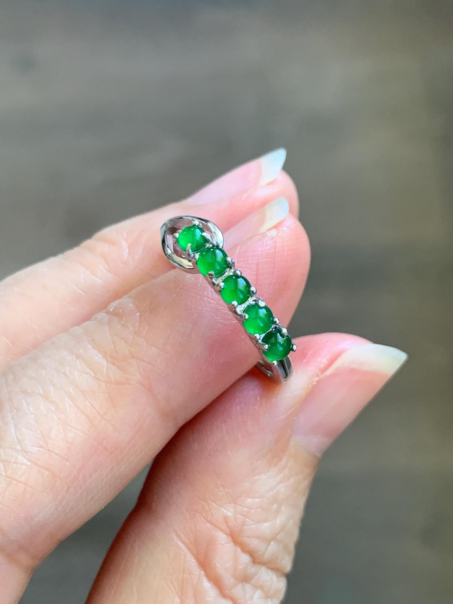 Natural Grade A Guatemalan Icy Translucent Vibrant Green 5-Stone Jade Jadeite Band Ring Sterling Silver Size Adjustable 天然冰危绿翡翠镶嵌排戒 WPJ88
