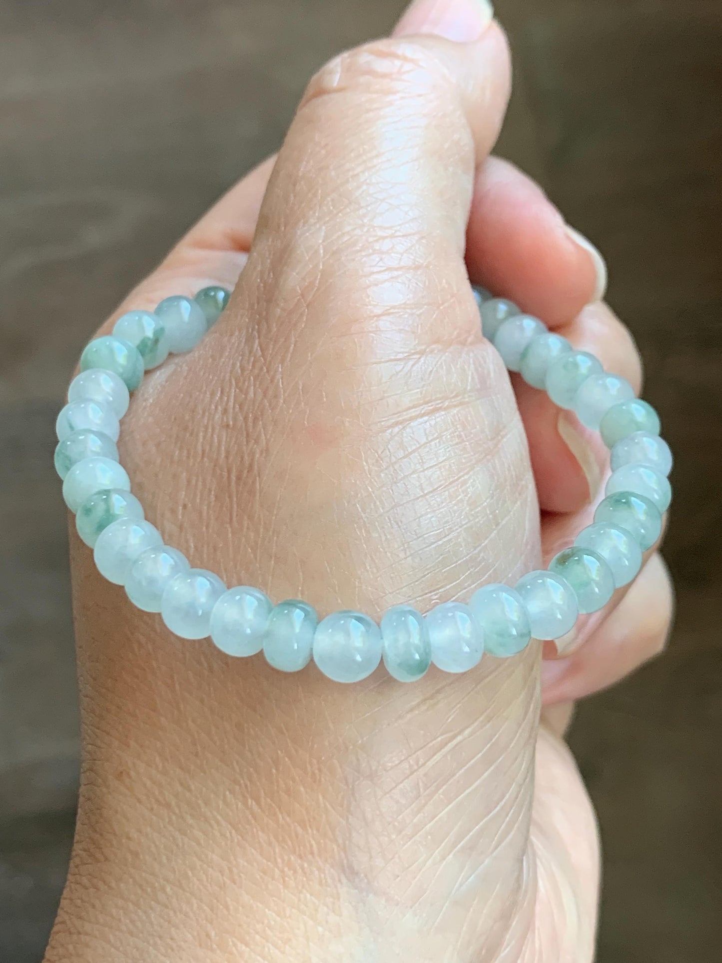 Natural Grade A Icy Translucent Light Green Marbled Jade Jadeite Drum Beads Goldfish Charm Beaded Bracelet 6.75" 14g 天然冰胶飘花翡翠鼓珠金鱼手串 MPJ425