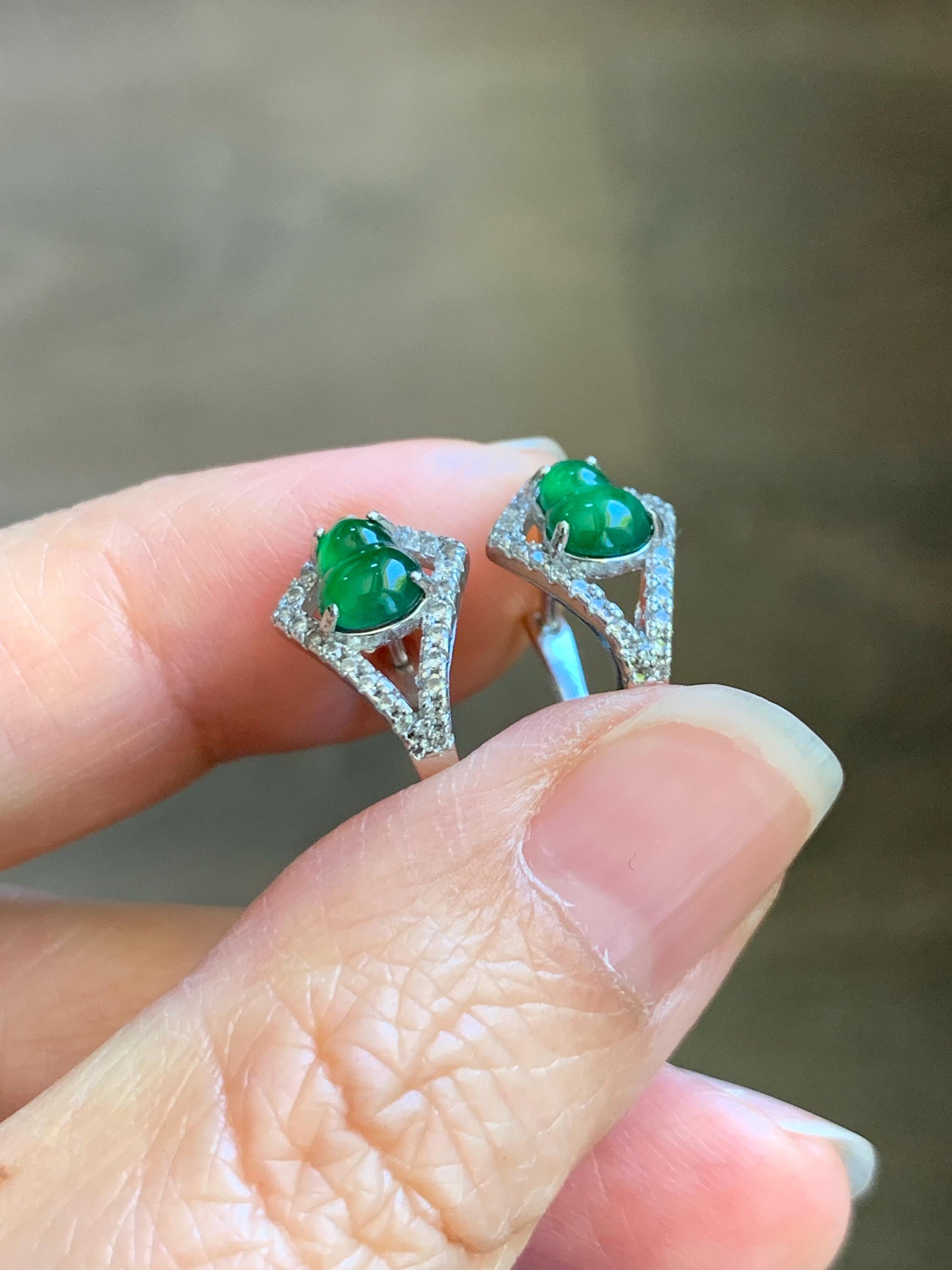 Natural Grade A Guatemalan Icy Translucent Vibrant Green Jade Jadeite Gourd Hulu Hoop Huggie Earrings Sterling Silver 天然冰危绿翡翠葫芦银镶耳包 WDH110B