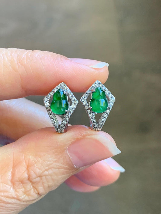 Natural Grade A Guatemalan Icy Translucent Vibrant Green Jade Jadeite Gourd Hulu Hoop Huggie Earrings Sterling Silver 天然冰危绿翡翠葫芦银镶耳包 WDH110B