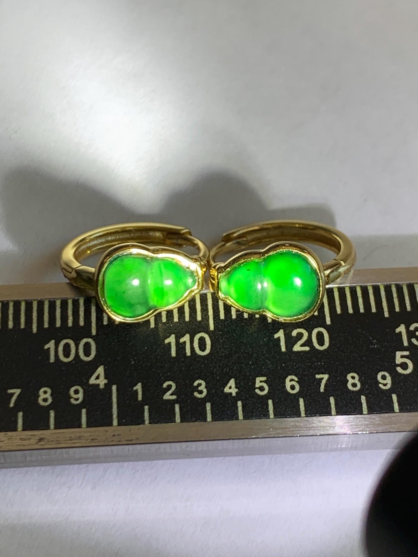 Natural Grade A Guatemalan Icy Translucent Vibrant Green Gourd Jade Jadeite Hoop Earrings Sterling Silver Yellow Gold 天然冰危绿翡翠葫芦银镶耳包 WDH108