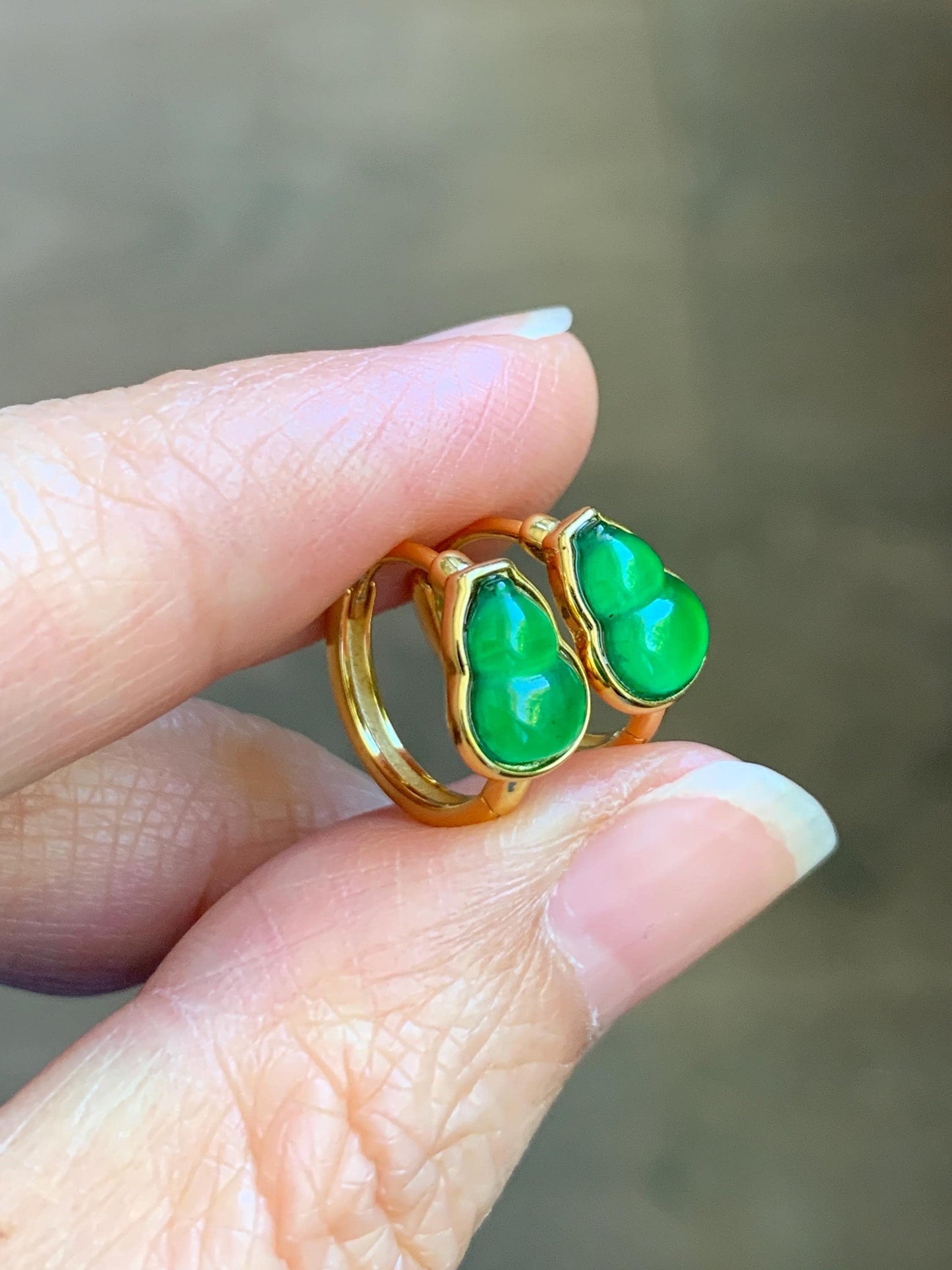 Natural Grade A Guatemalan Icy Translucent Vibrant Green Gourd Jade Jadeite Hoop Earrings Sterling Silver Yellow Gold 天然冰危绿翡翠葫芦银镶耳包 WDH108