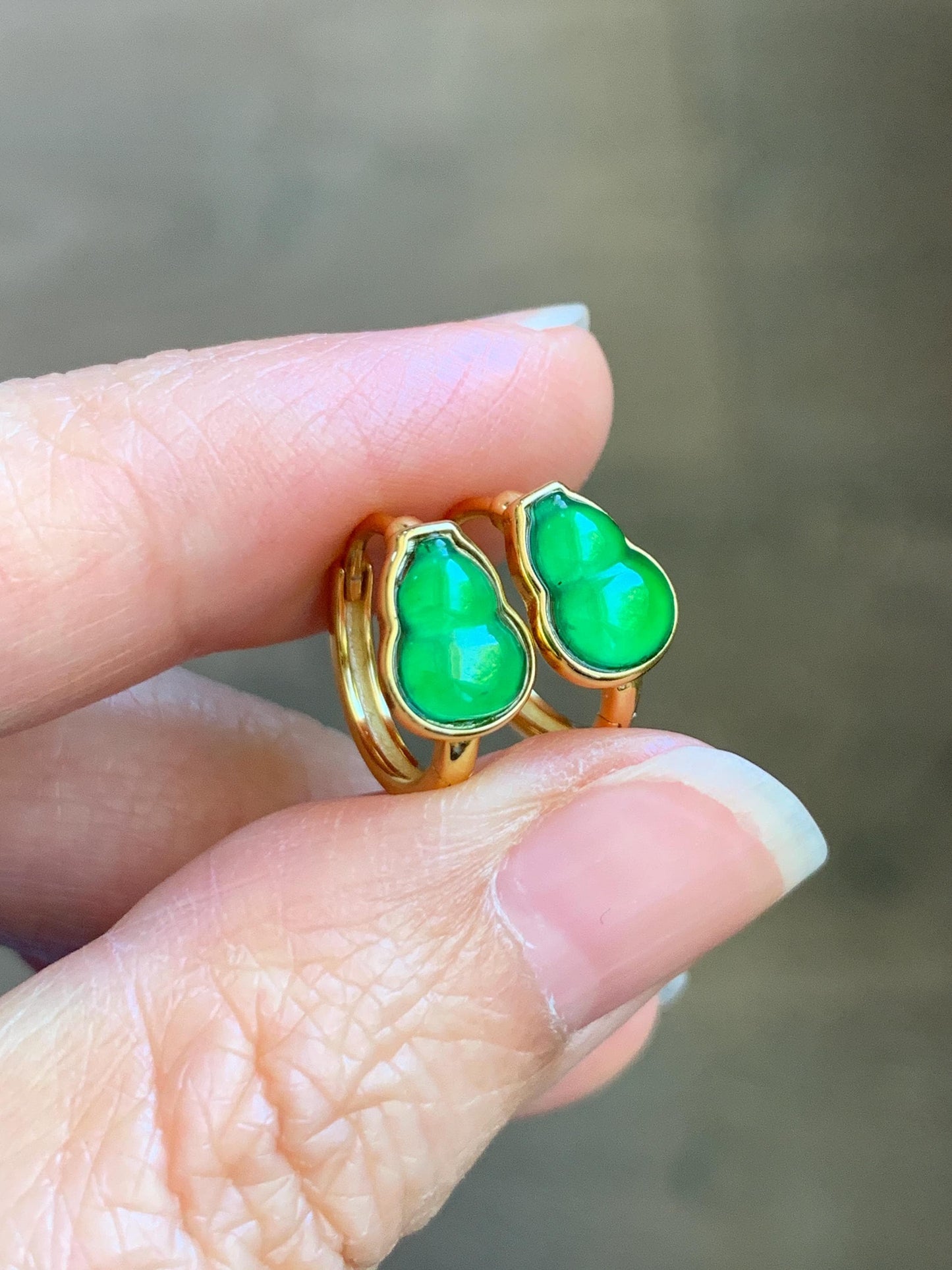 Natural Grade A Guatemalan Icy Translucent Vibrant Green Gourd Jade Jadeite Hoop Earrings Sterling Silver Yellow Gold 天然冰危绿翡翠葫芦银镶耳包 WDH108
