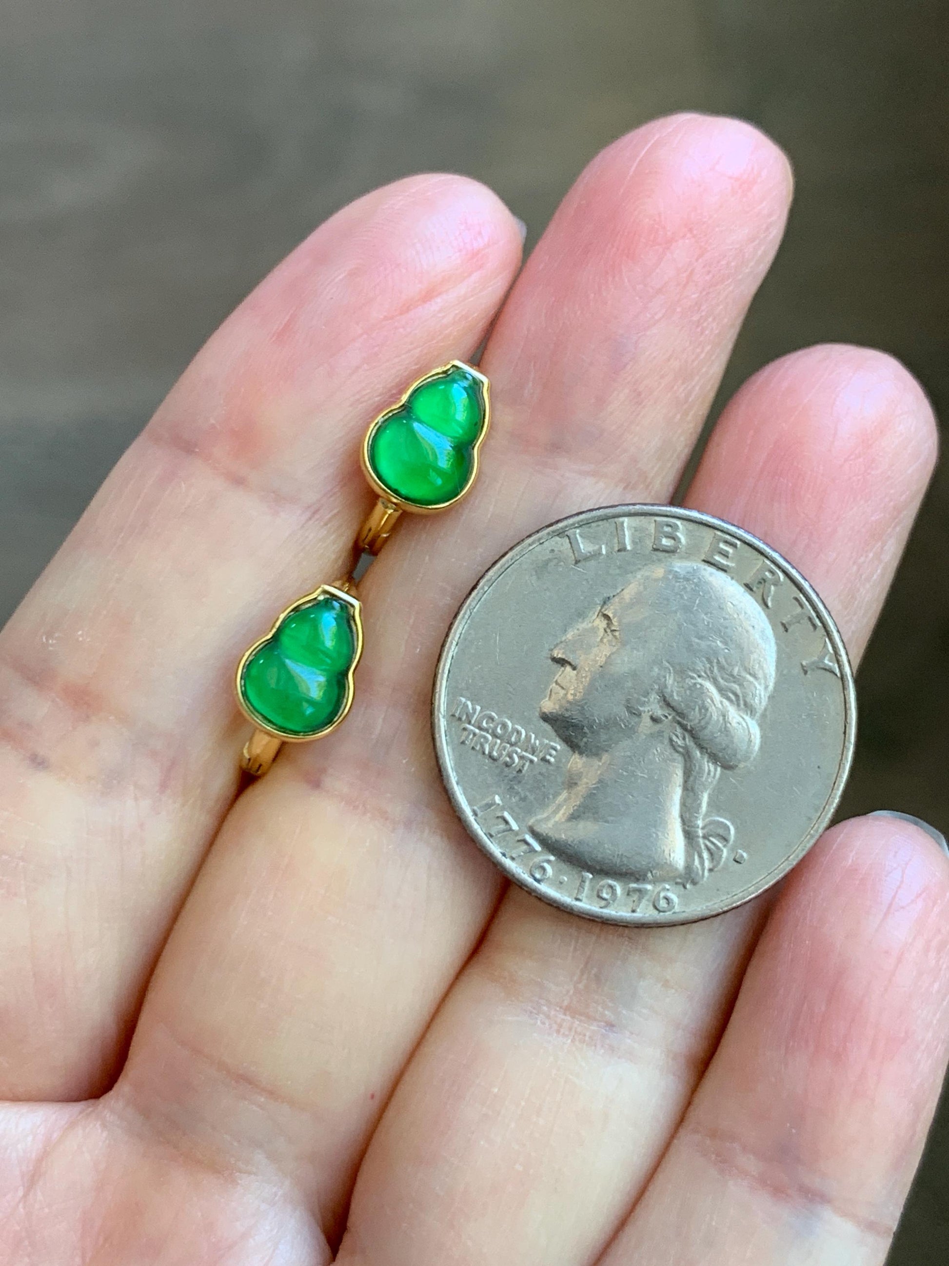 Natural Grade A Guatemalan Icy Translucent Vibrant Green Gourd Jade Jadeite Hoop Earrings Sterling Silver Yellow Gold 天然冰危绿翡翠葫芦银镶耳包 WDH108