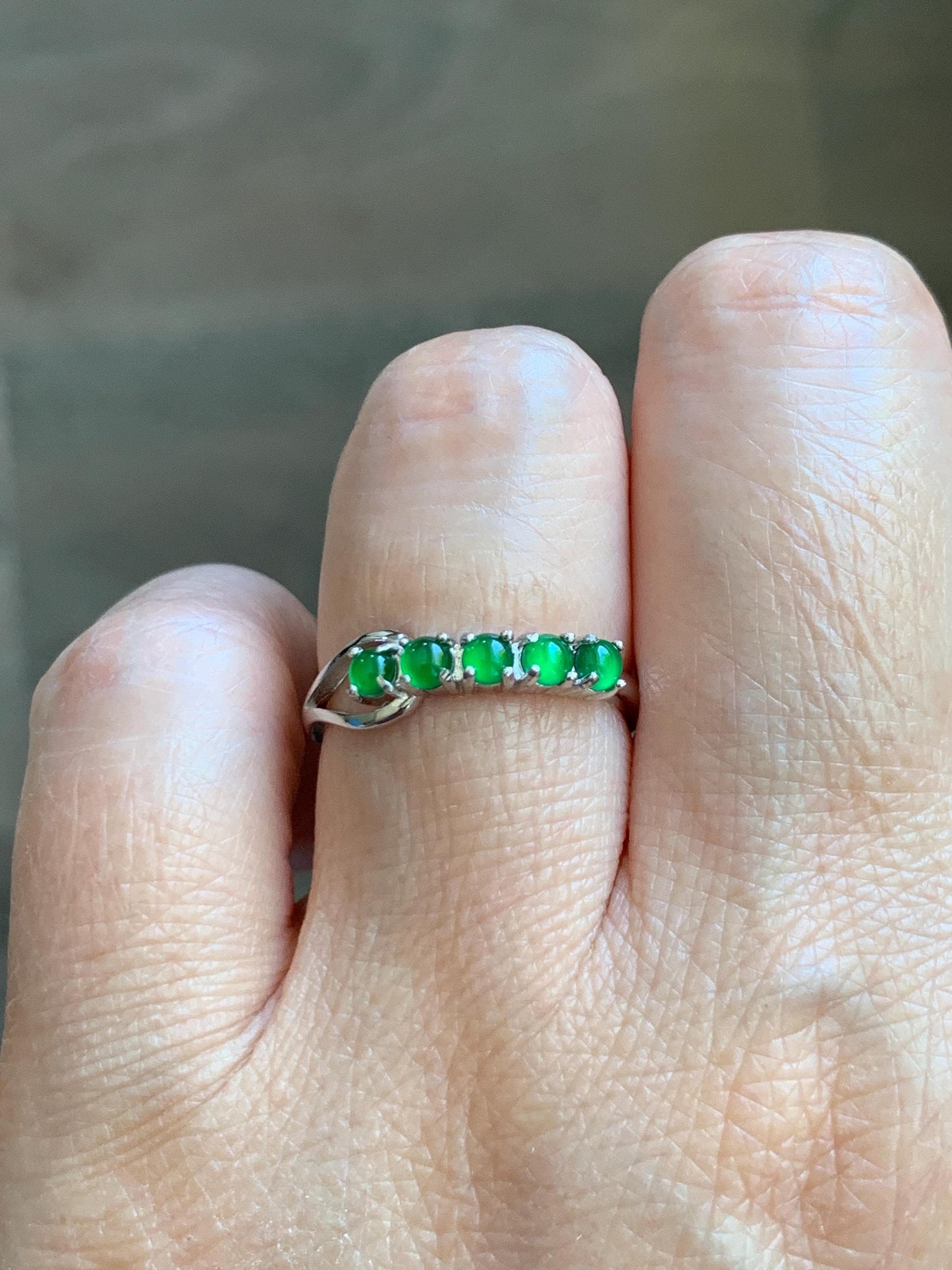 Natural Grade A Guatemalan Icy Translucent Vibrant Green 5-Stone Jade Jadeite Band Ring Sterling Silver Size Adjustable 天然冰危绿翡翠镶嵌排戒 WPJ88