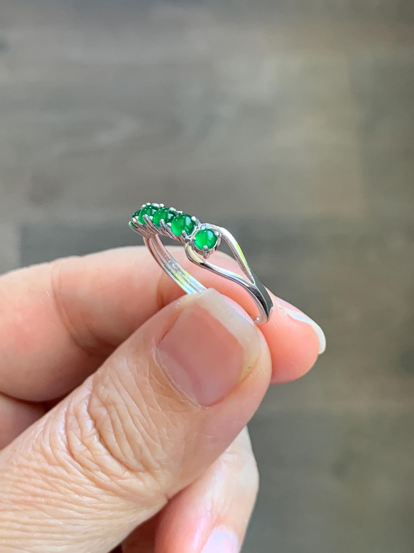 Natural Grade A Guatemalan Icy Translucent Vibrant Green 5-Stone Jade Jadeite Band Ring Sterling Silver Size Adjustable 天然冰危绿翡翠镶嵌排戒 WPJ88