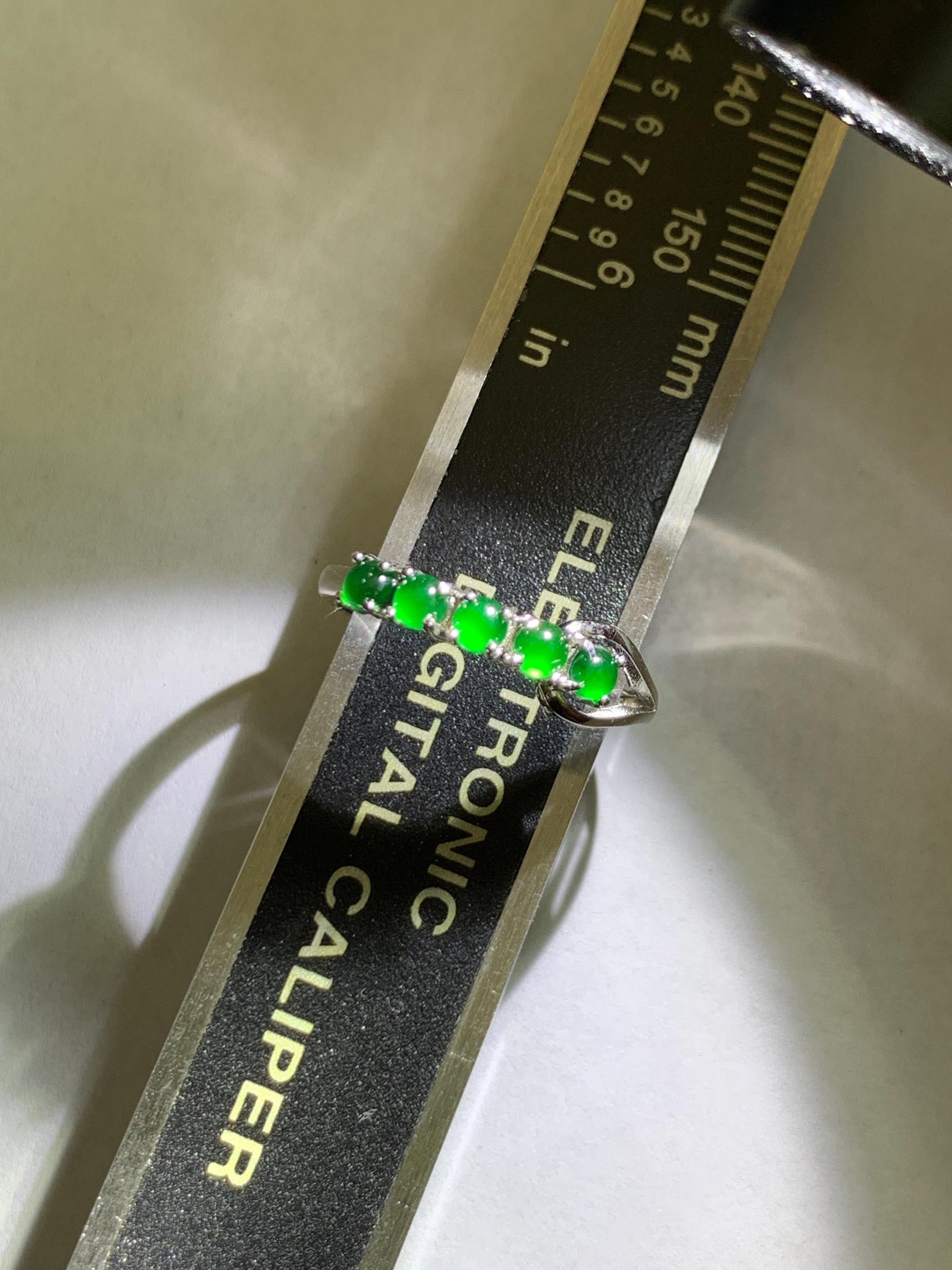 Natural Grade A Guatemalan Icy Translucent Vibrant Green 5-Stone Jade Jadeite Band Ring Sterling Silver Size Adjustable 天然冰危绿翡翠镶嵌排戒 WPJ88