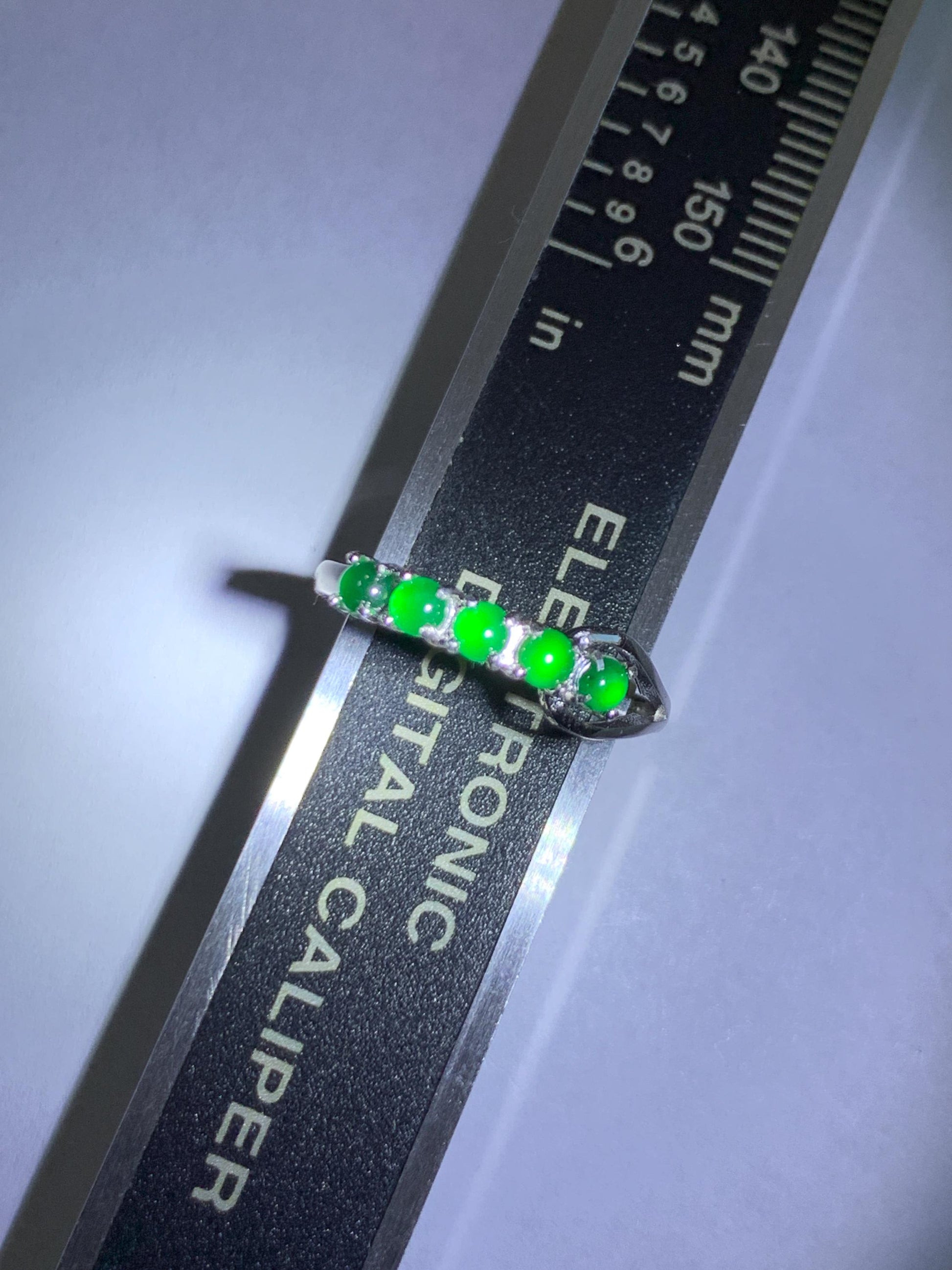 Natural Grade A Guatemalan Icy Translucent Vibrant Green 5-Stone Jade Jadeite Band Ring Sterling Silver Size Adjustable 天然冰危绿翡翠镶嵌排戒 WPJ88