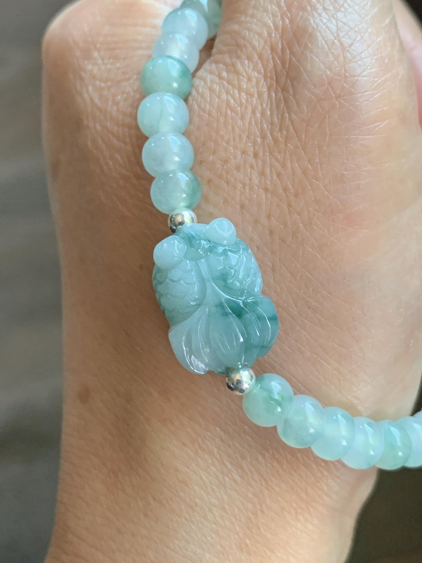 Natural Grade A Icy Translucent Light Green Marbled Jade Jadeite Drum Beads Goldfish Charm Beaded Bracelet 6.75" 14g 天然冰胶飘花翡翠鼓珠金鱼手串 MPJ425