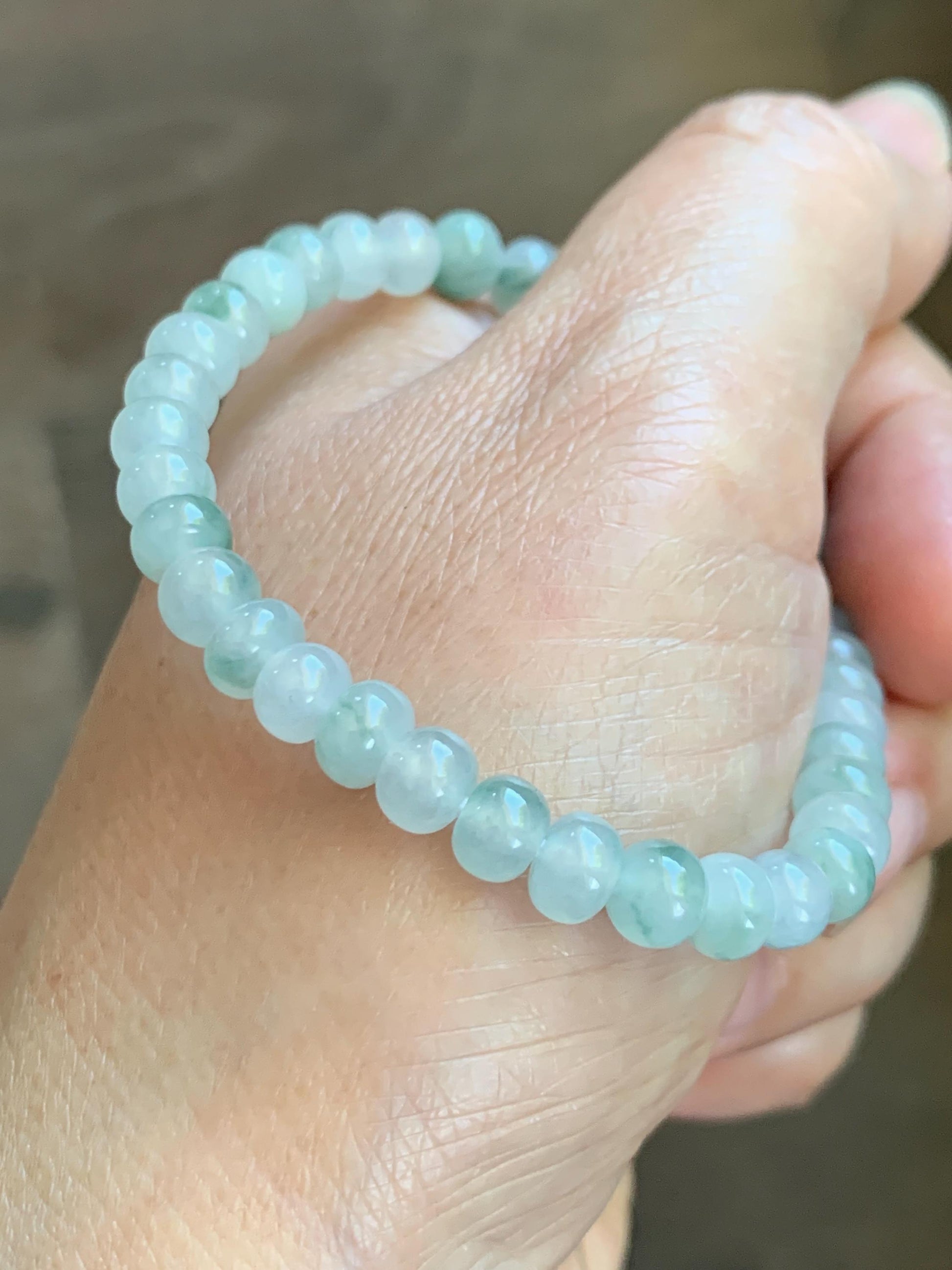 Natural Grade A Icy Translucent Light Green Marbled Jade Jadeite Drum Beads Goldfish Charm Beaded Bracelet 6.75" 14g 天然冰胶飘花翡翠鼓珠金鱼手串 MPJ425