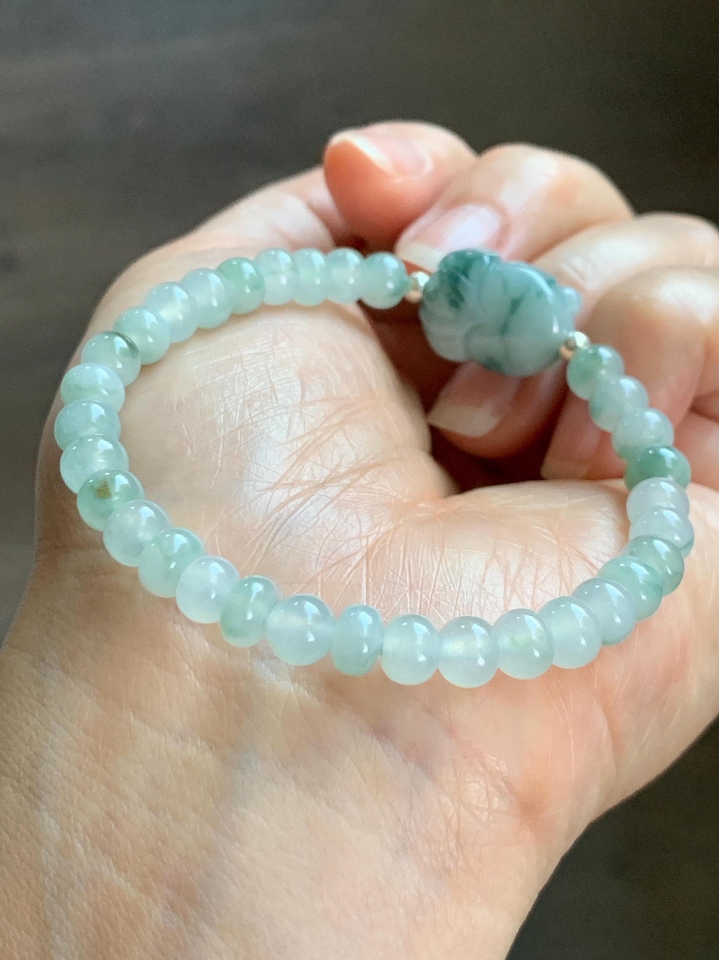 Natural Grade A Icy Translucent Light Green Marbled Jade Jadeite Drum Beads Goldfish Charm Beaded Bracelet 6.75" 14g 天然冰胶飘花翡翠鼓珠金鱼手串 MPJ425