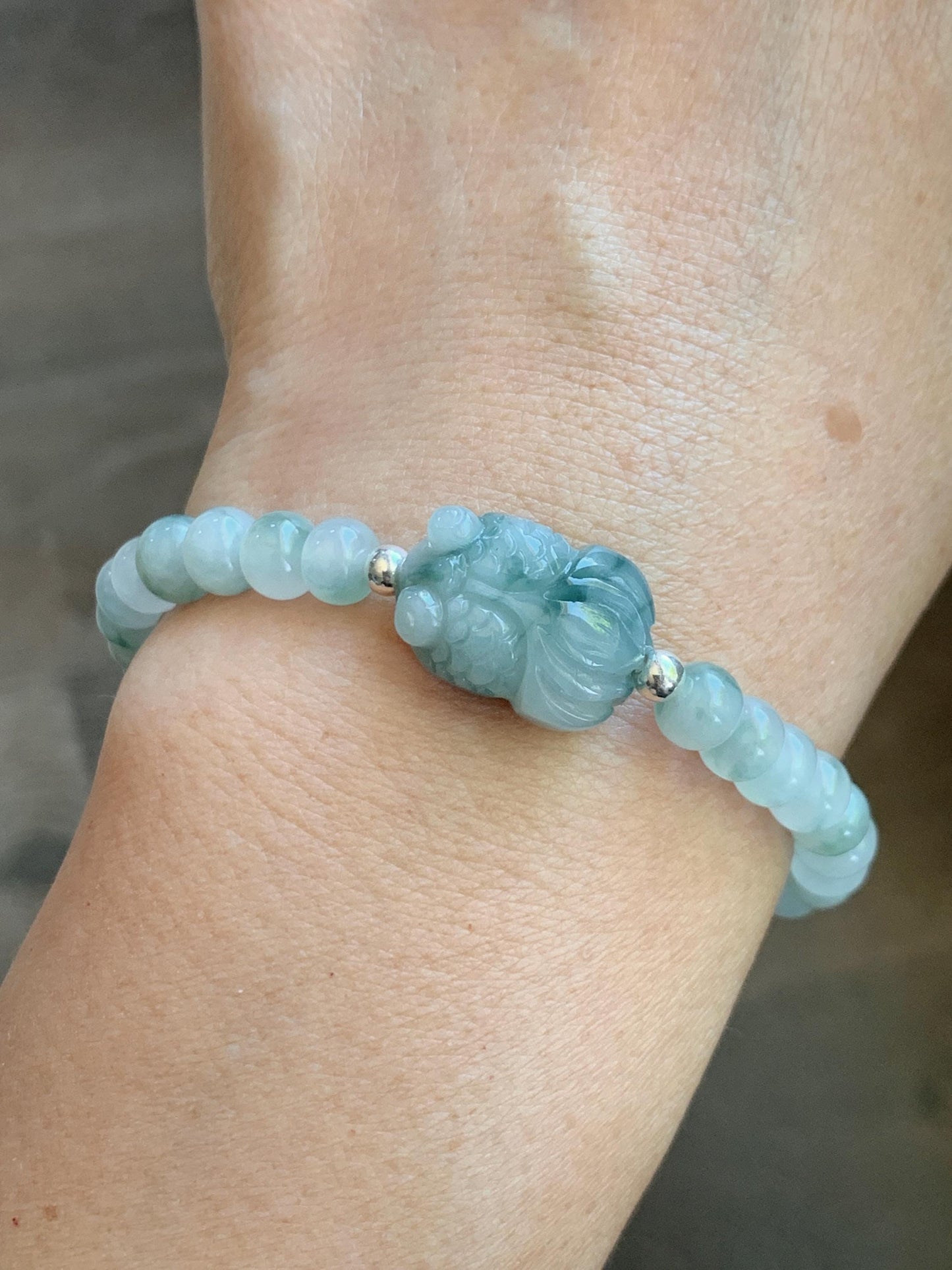 Natural Grade A Icy Translucent Light Green Marbled Jade Jadeite Drum Beads Goldfish Charm Beaded Bracelet 6.75" 14g 天然冰胶飘花翡翠鼓珠金鱼手串 MPJ425