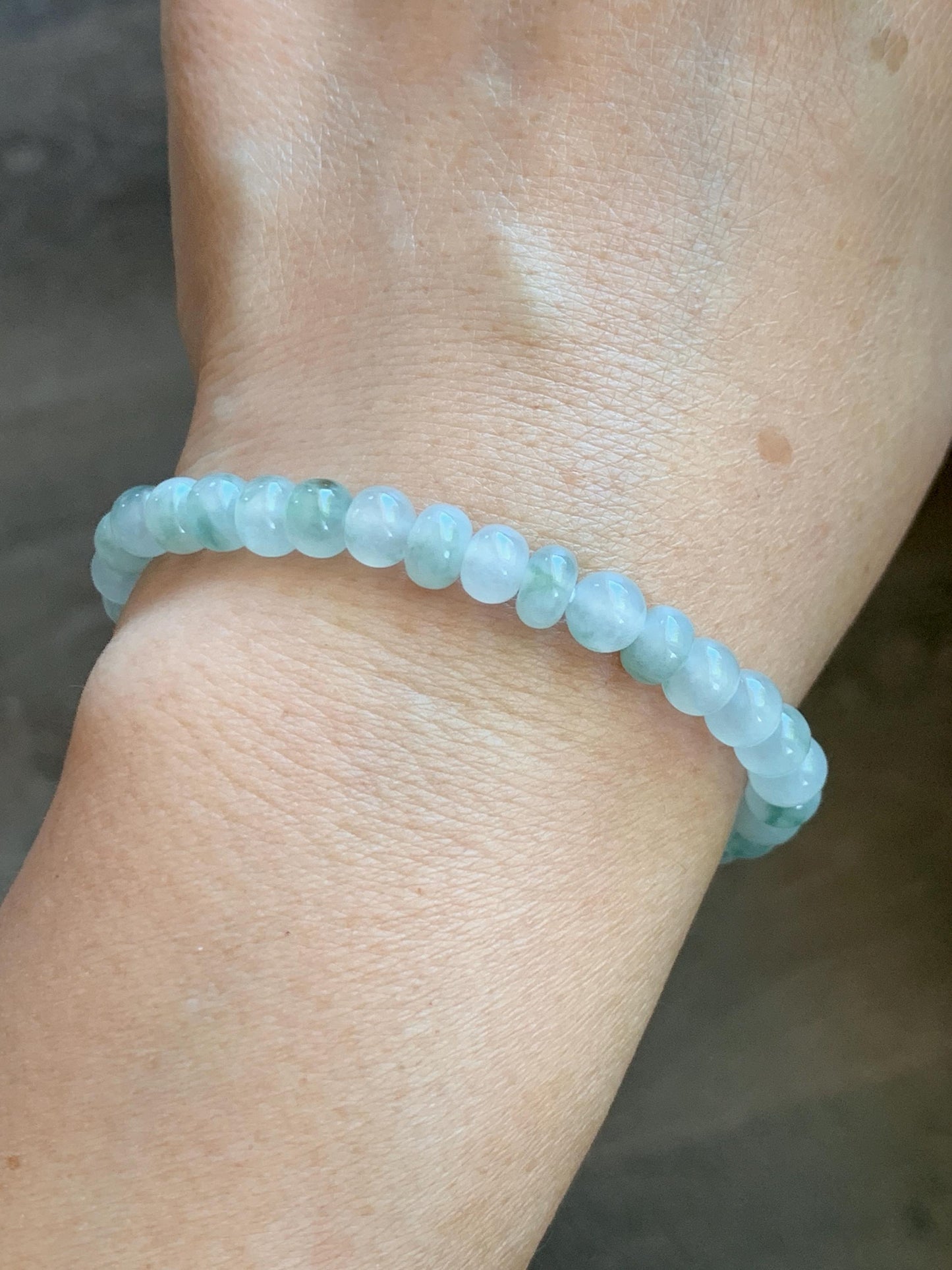 Natural Grade A Icy Translucent Light Green Marbled Jade Jadeite Drum Beads Goldfish Charm Beaded Bracelet 6.75" 14g 天然冰胶飘花翡翠鼓珠金鱼手串 MPJ425