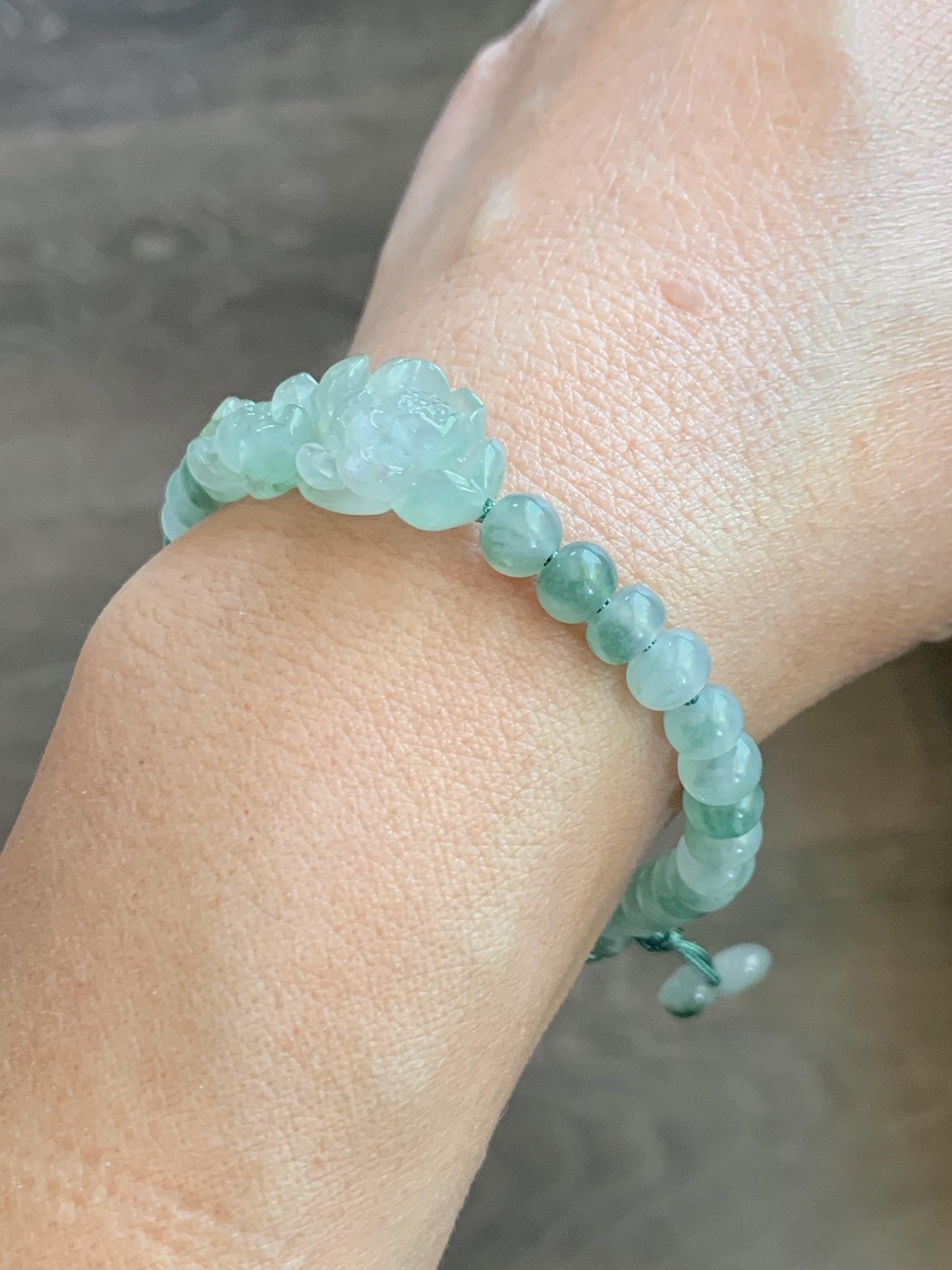 Natural Grade A Icy Highly Translucent Light Green Marbled Jade Jadeite Lotus Flower Drum Beads Beaded Bracelet 6.75" 天然冰胶飘花翡翠莲花鼓珠手串 MPL555