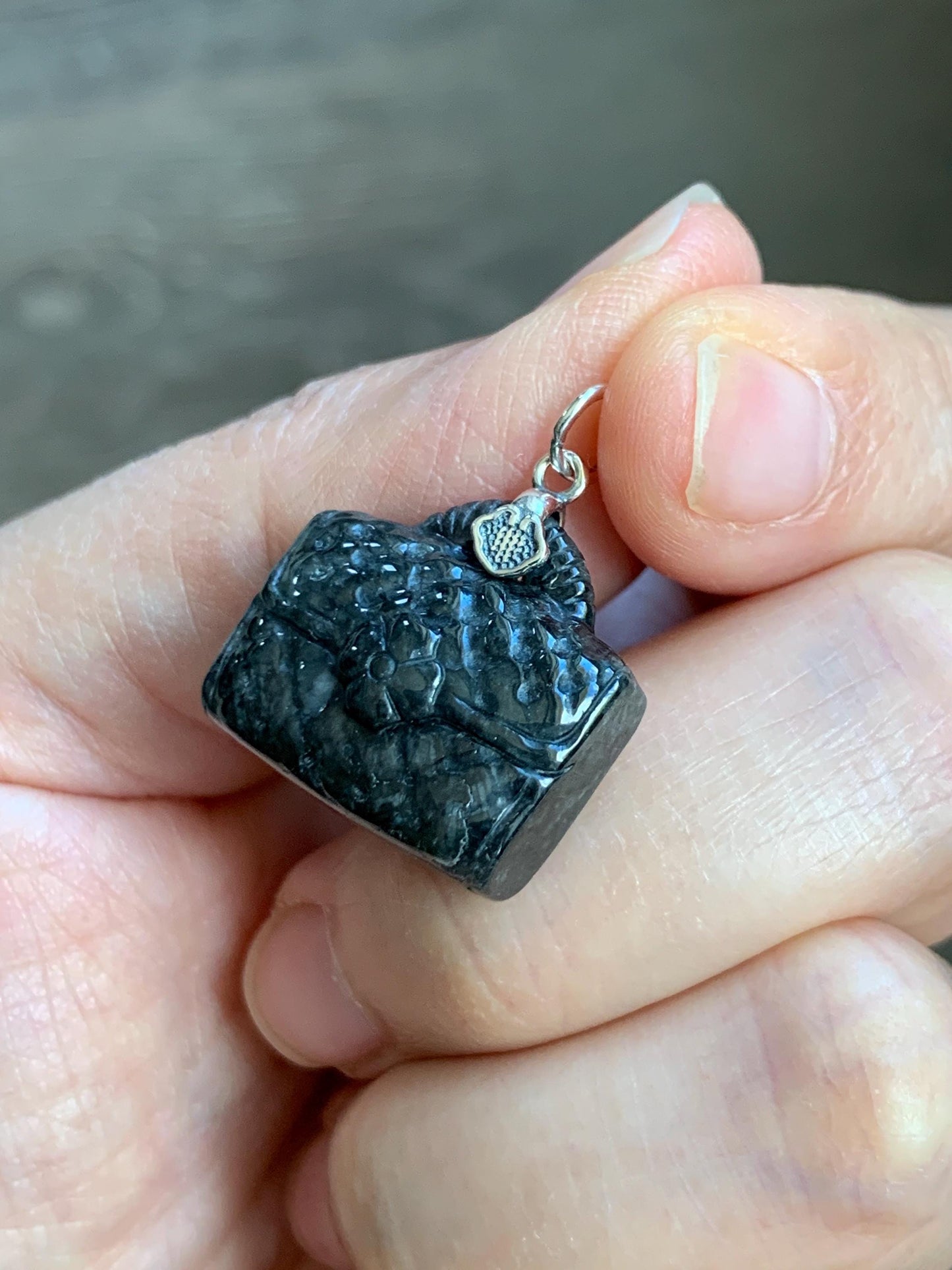 Natural Grade A Dark Wuji Jade Jadeite Carved Handbag Pendant Sterling Silver 7g 天然深色乌鸡翡翠包包银镶吊坠 MWJ70